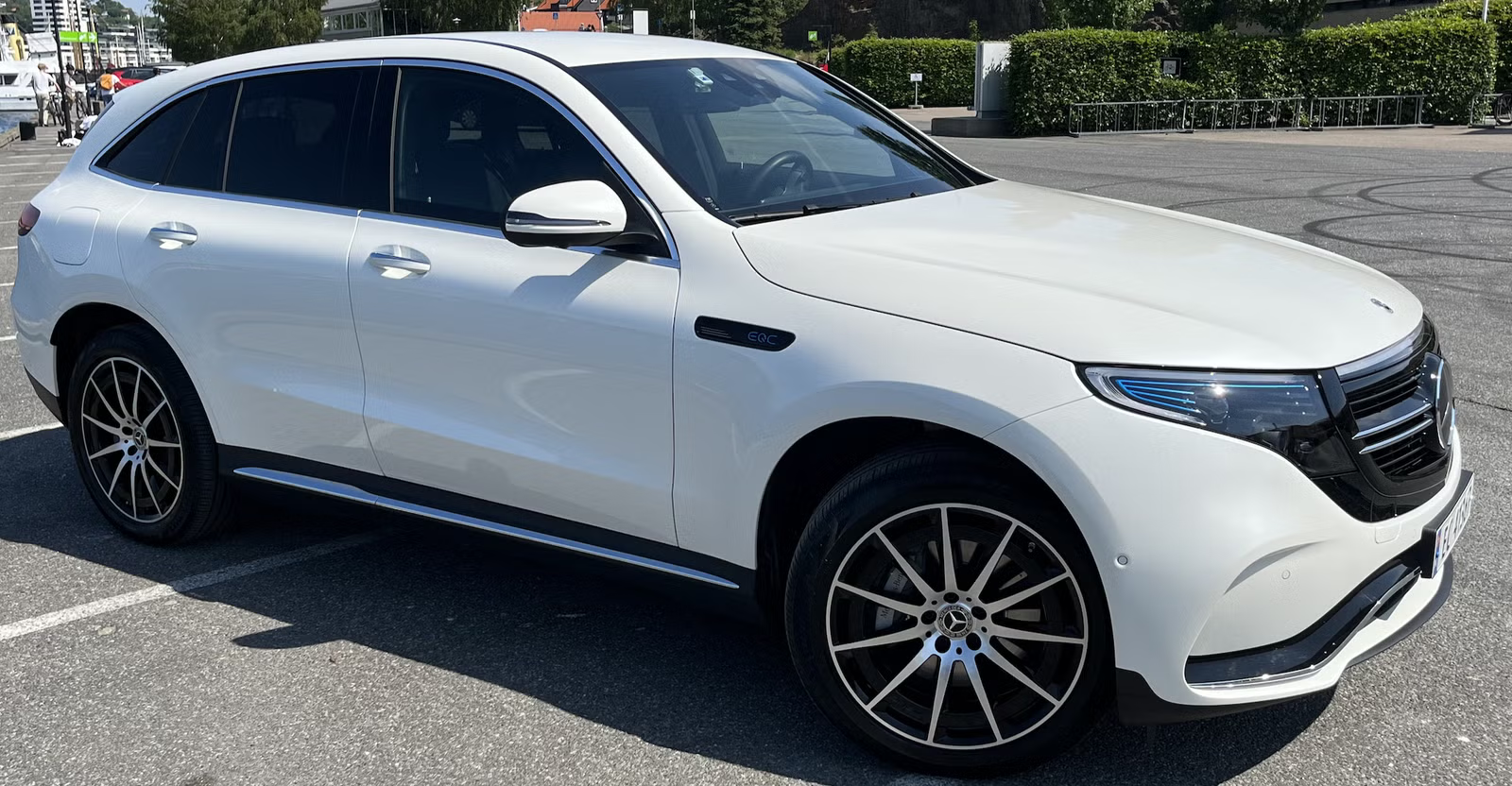 Mercedes-Benz EQC 2021 3