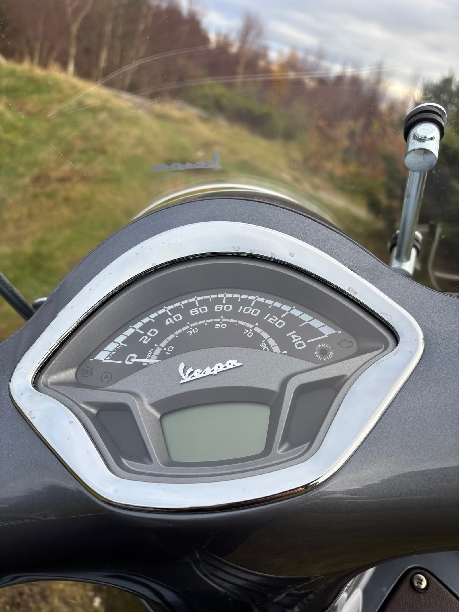 Vespa GTS 300 Touring HPE 2021 8