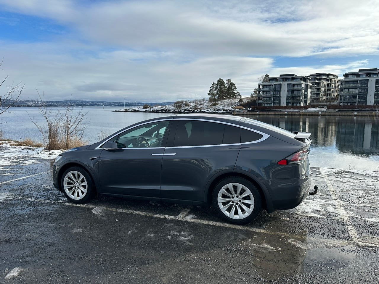 Tesla Model X 2018 3