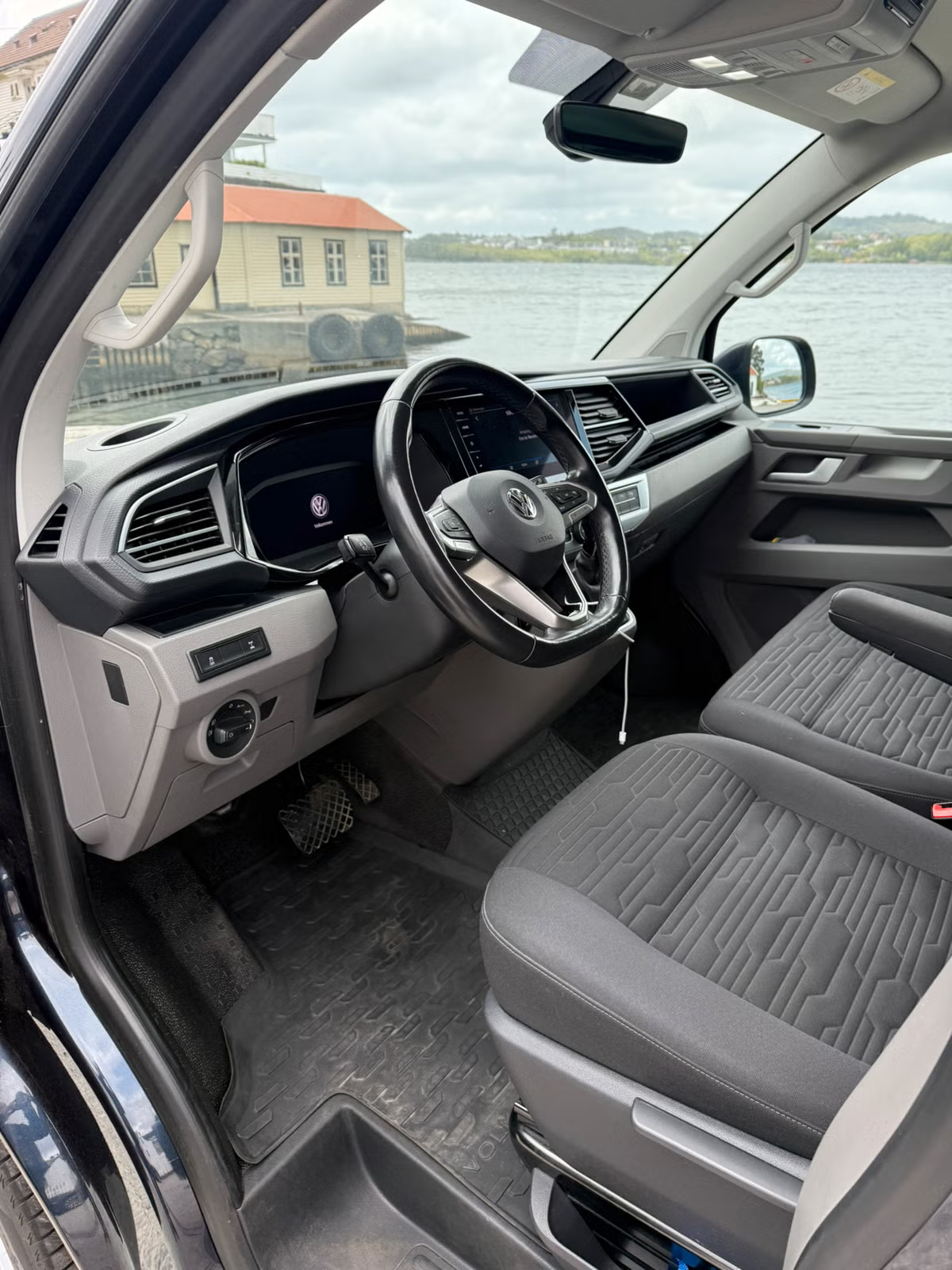 Volkswagen Caravelle 2020 13