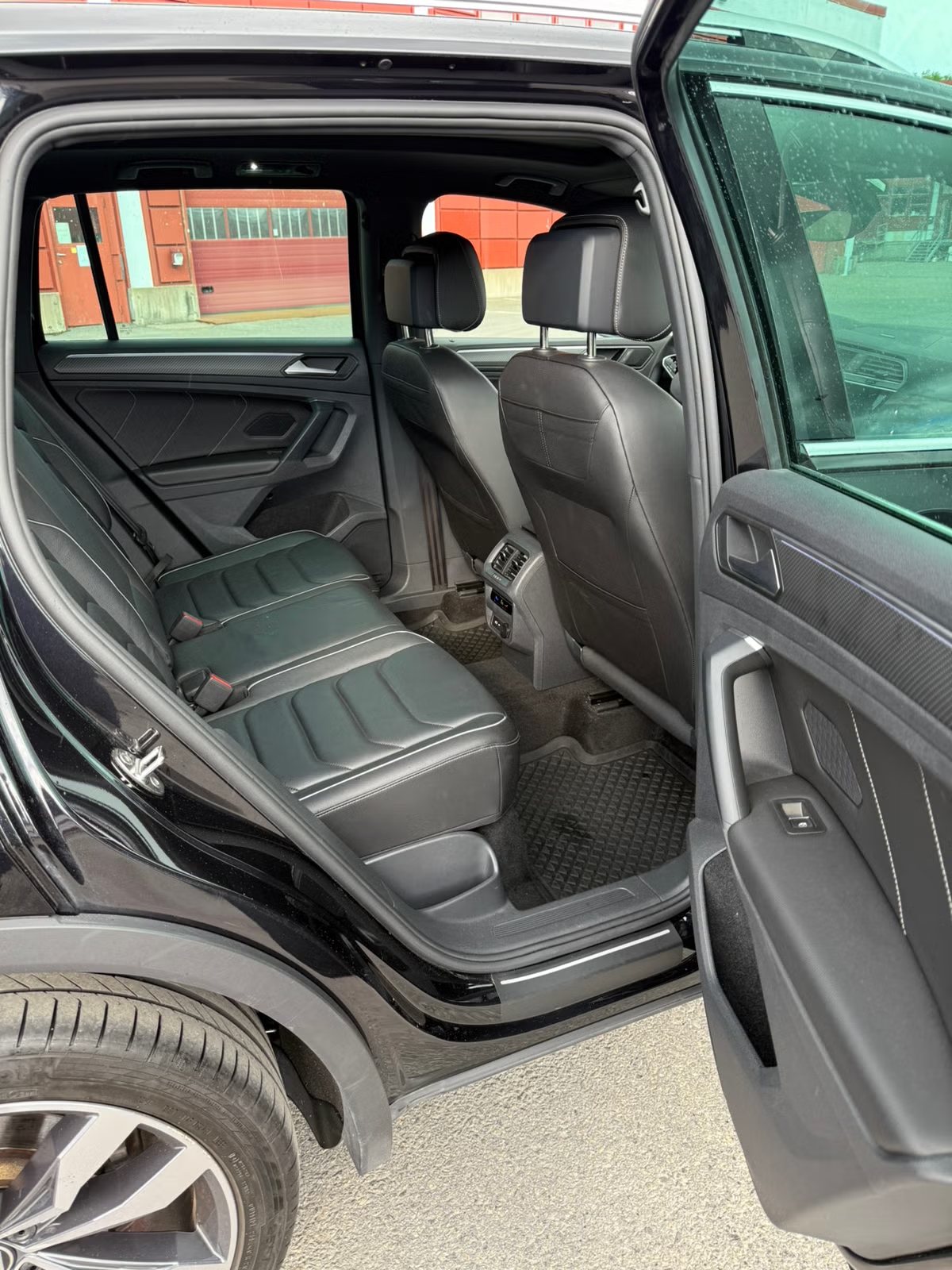 Volkswagen Tiguan eHybrid R-Line 2023 15