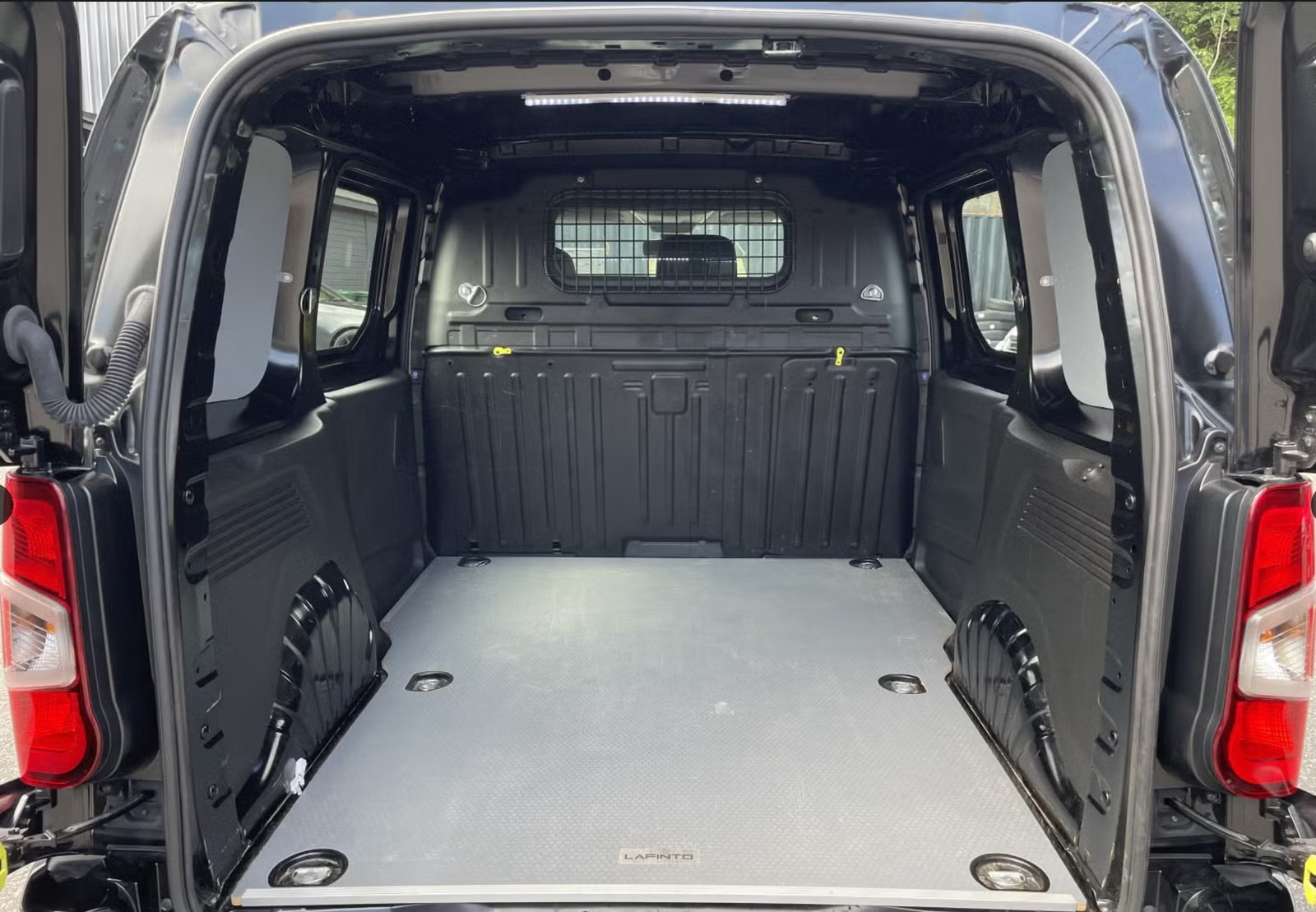 Peugeot Partner 2021 4