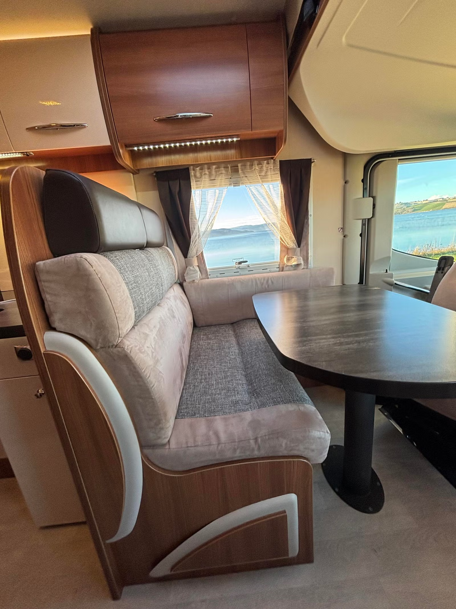 Challenger Sirius 3097 2015 17