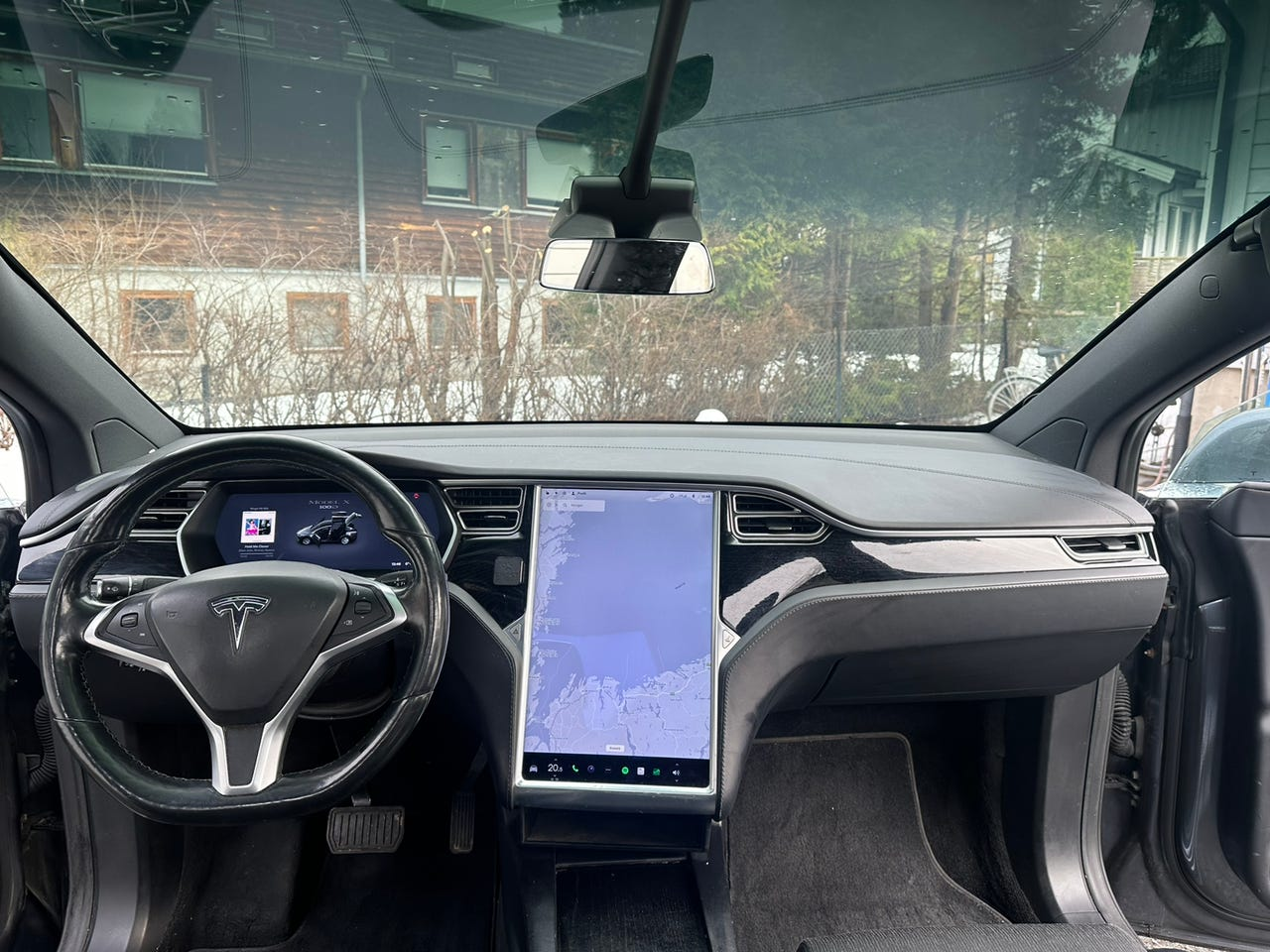 Tesla Model X 2018 21