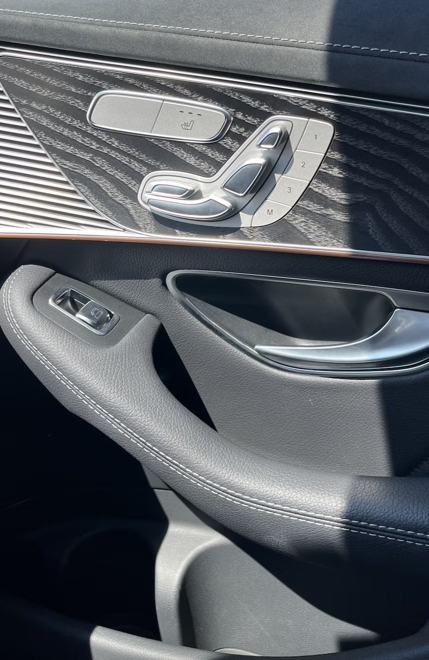 Mercedes-Benz EQC 2021 10