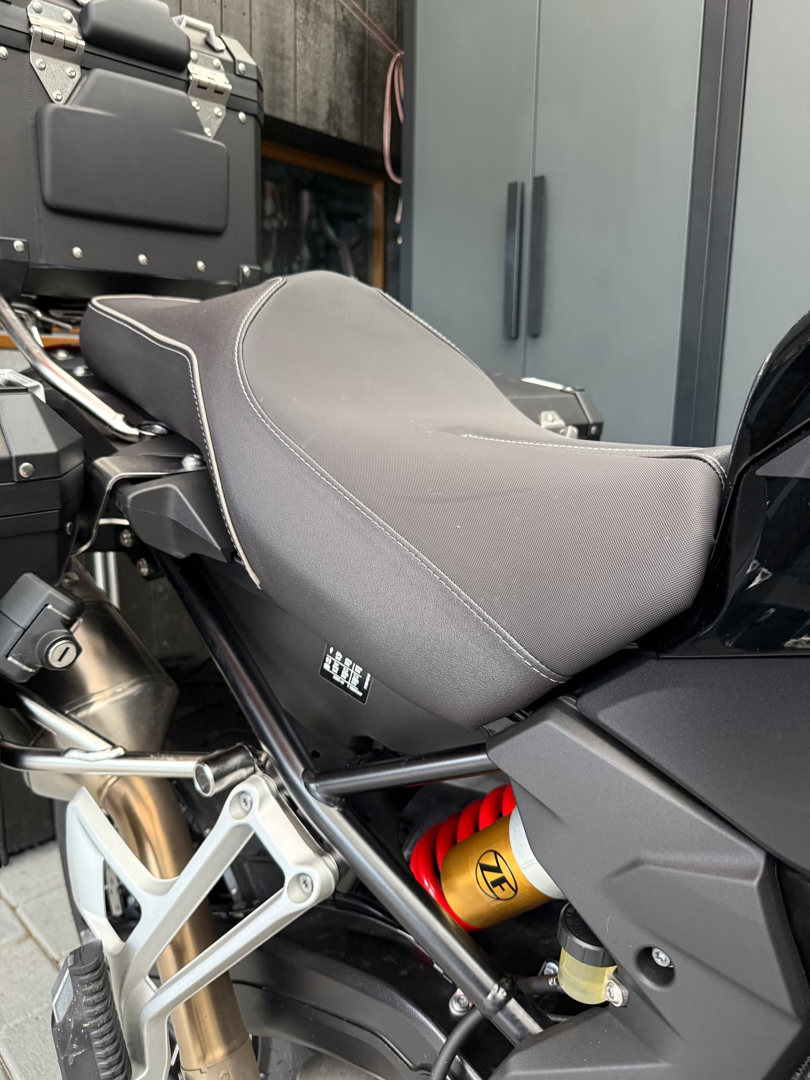 BMW F 850 GS Adventure Triple Black 2023 13