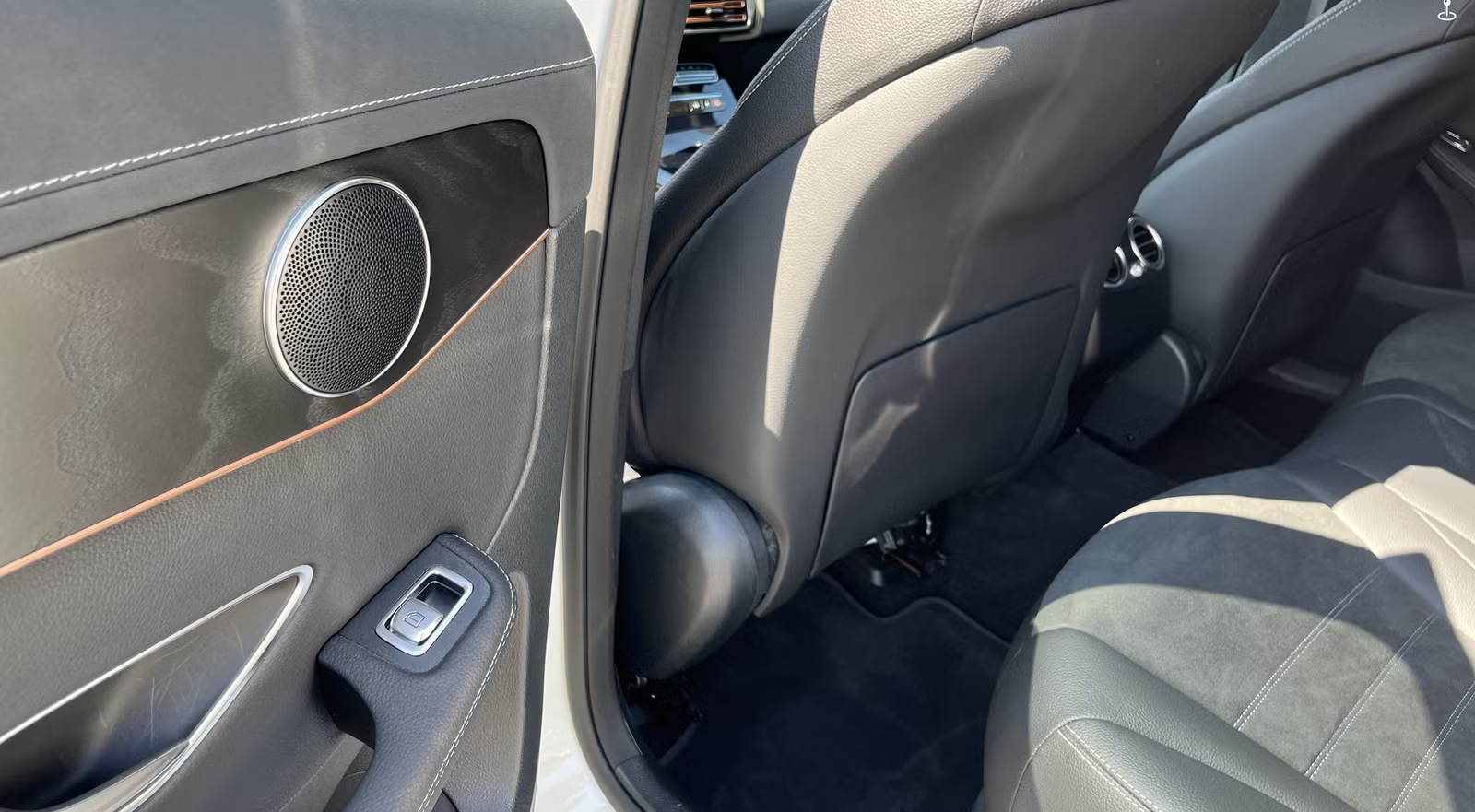 Mercedes-Benz EQC 2021 16