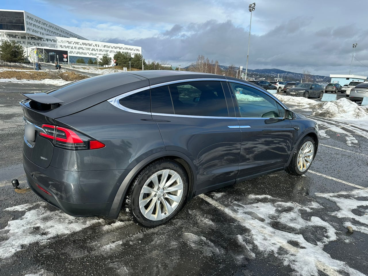 Tesla Model X 2018 5