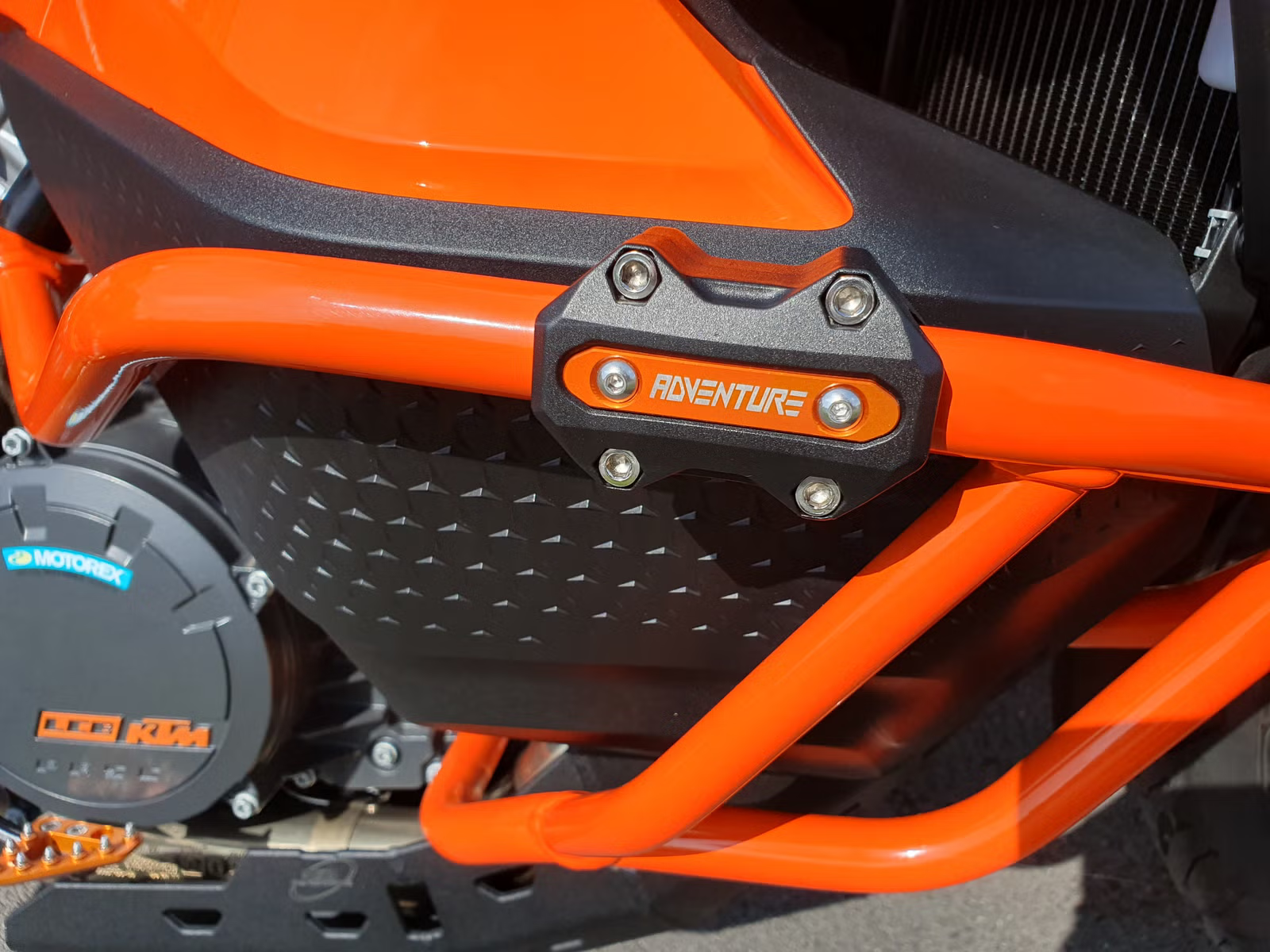 KTM 1290 Super Adventure S 2024 15