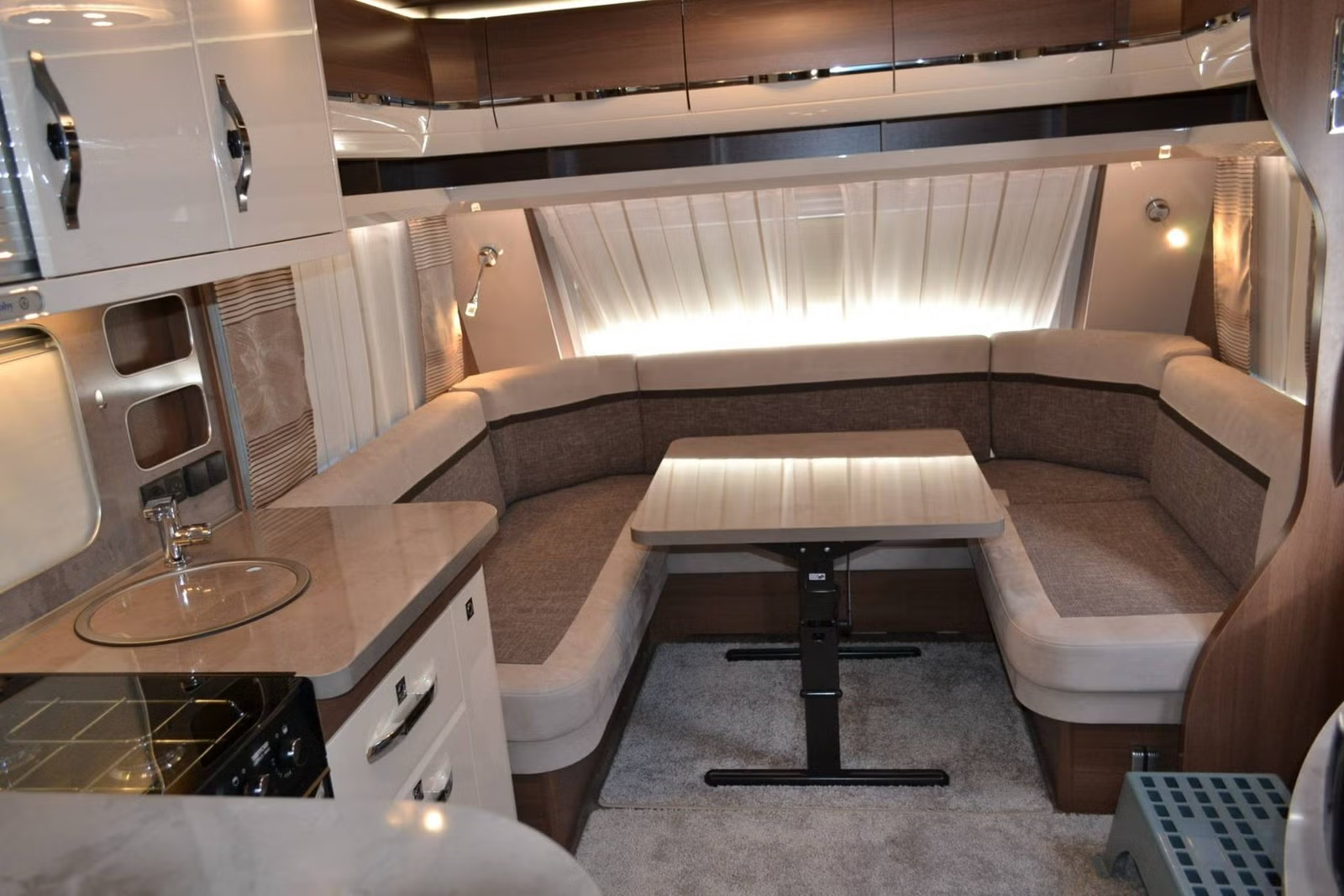 Hobby 720 KWFU Prestige 2020 26