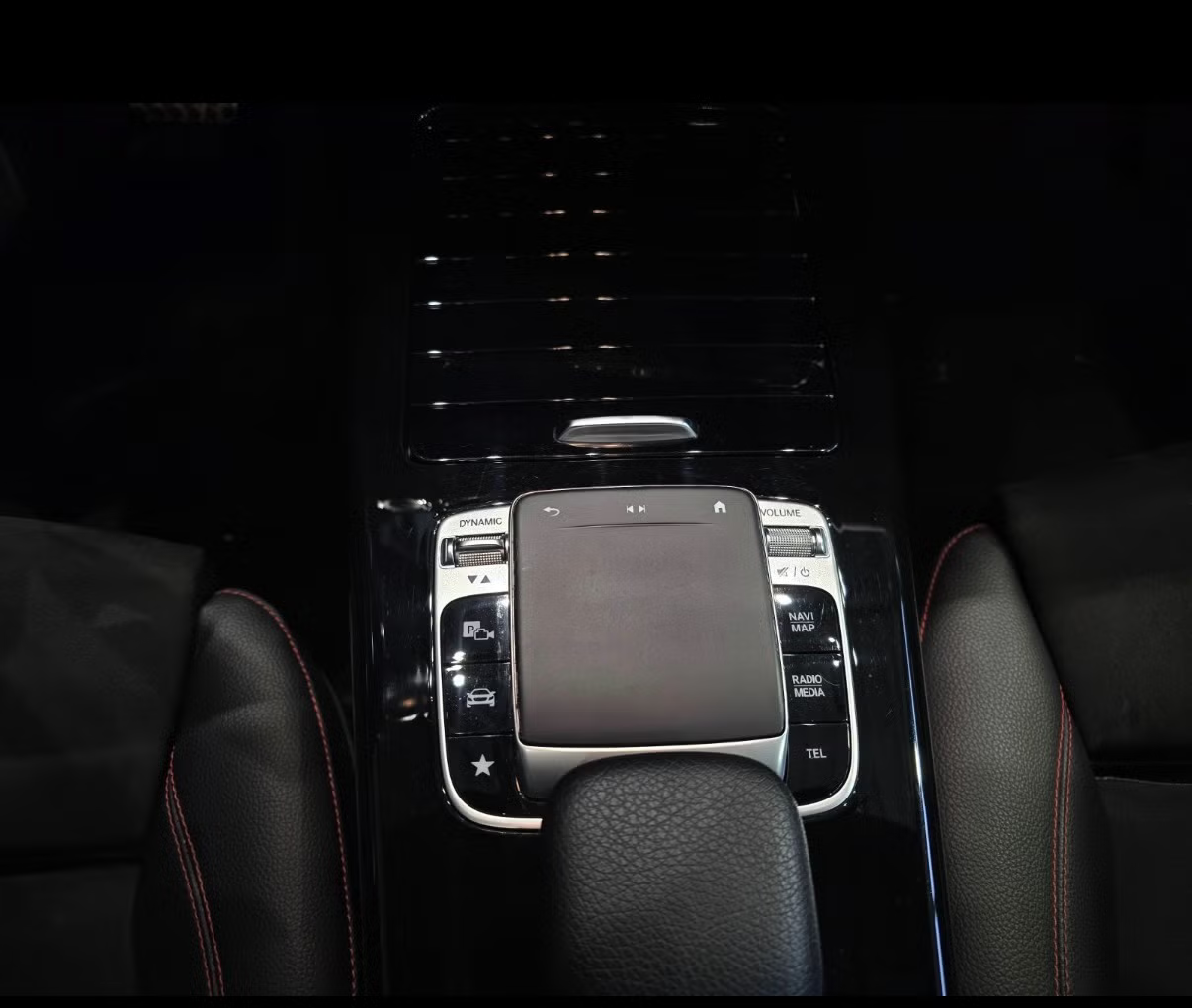 Mercedes-Benz A200 Sedan (AMG) 2019 21