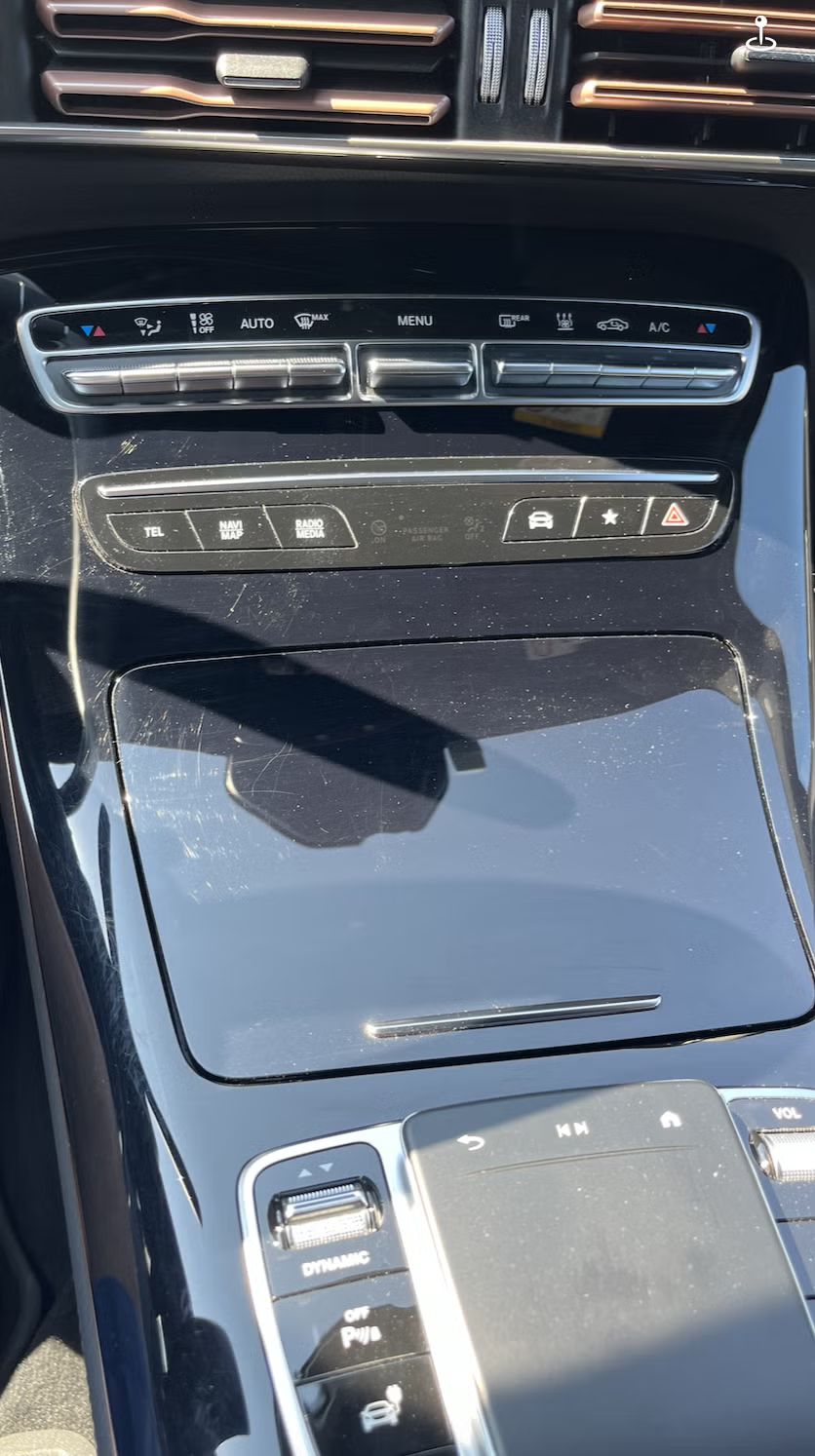 Mercedes-Benz EQC 2021 13