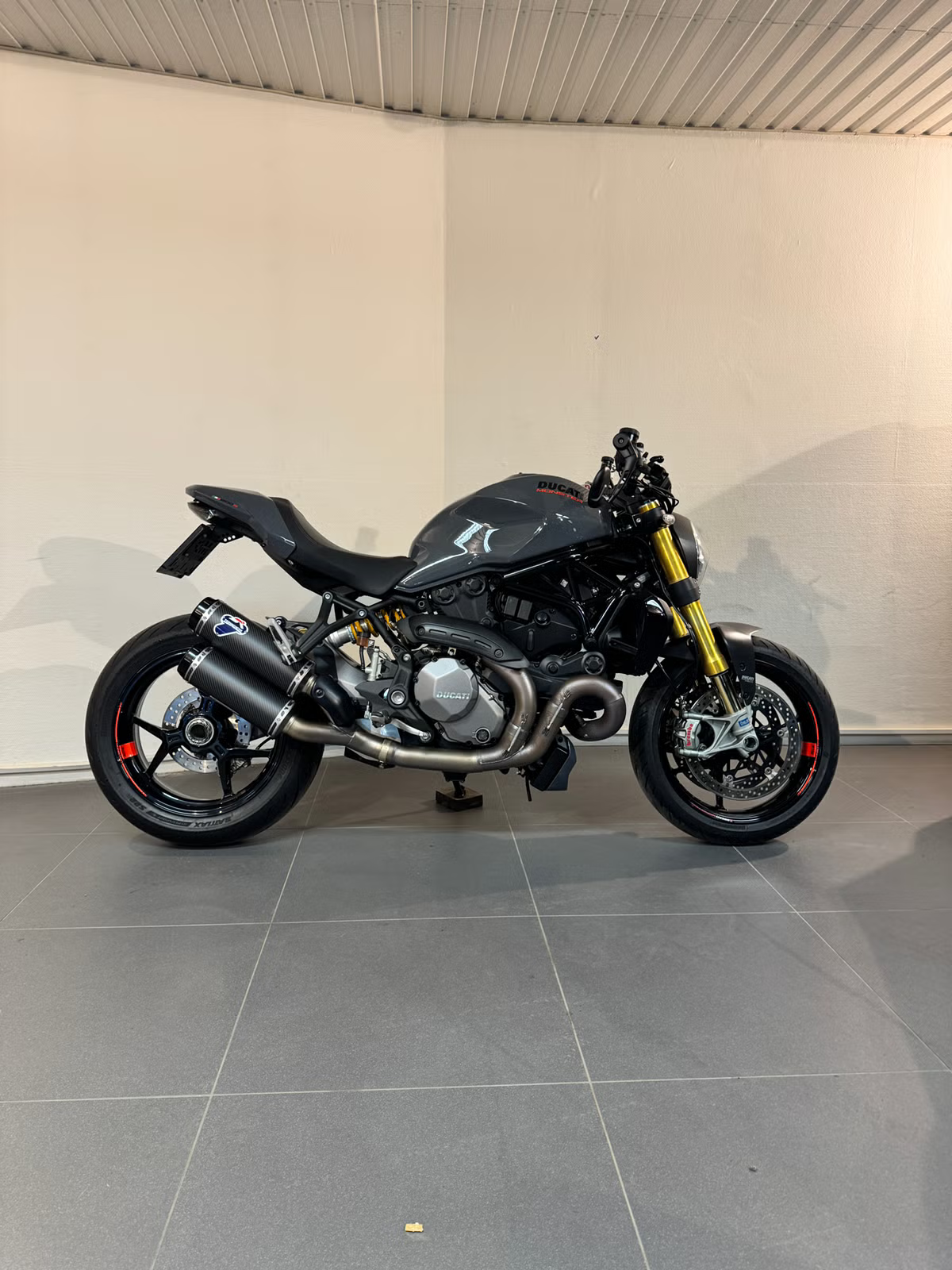 Ducati Monster 1200S 2017 5