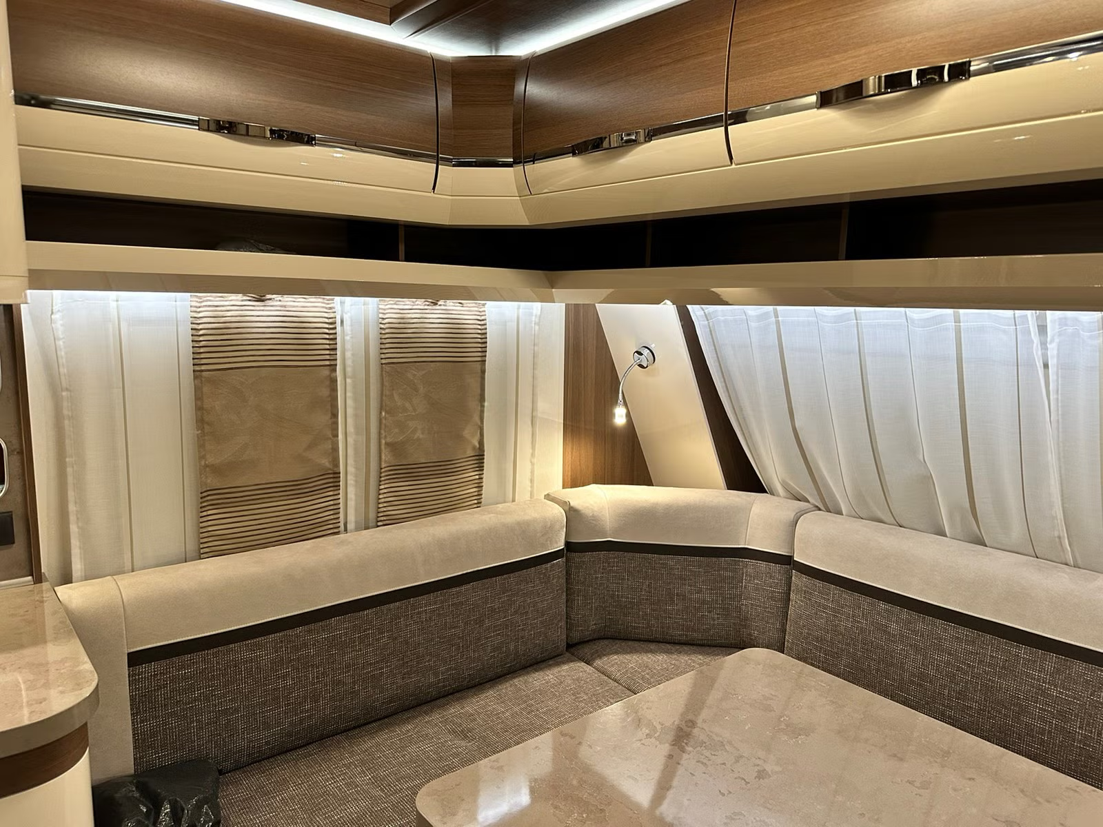 Hobby 720 KWFU Prestige 2020 33