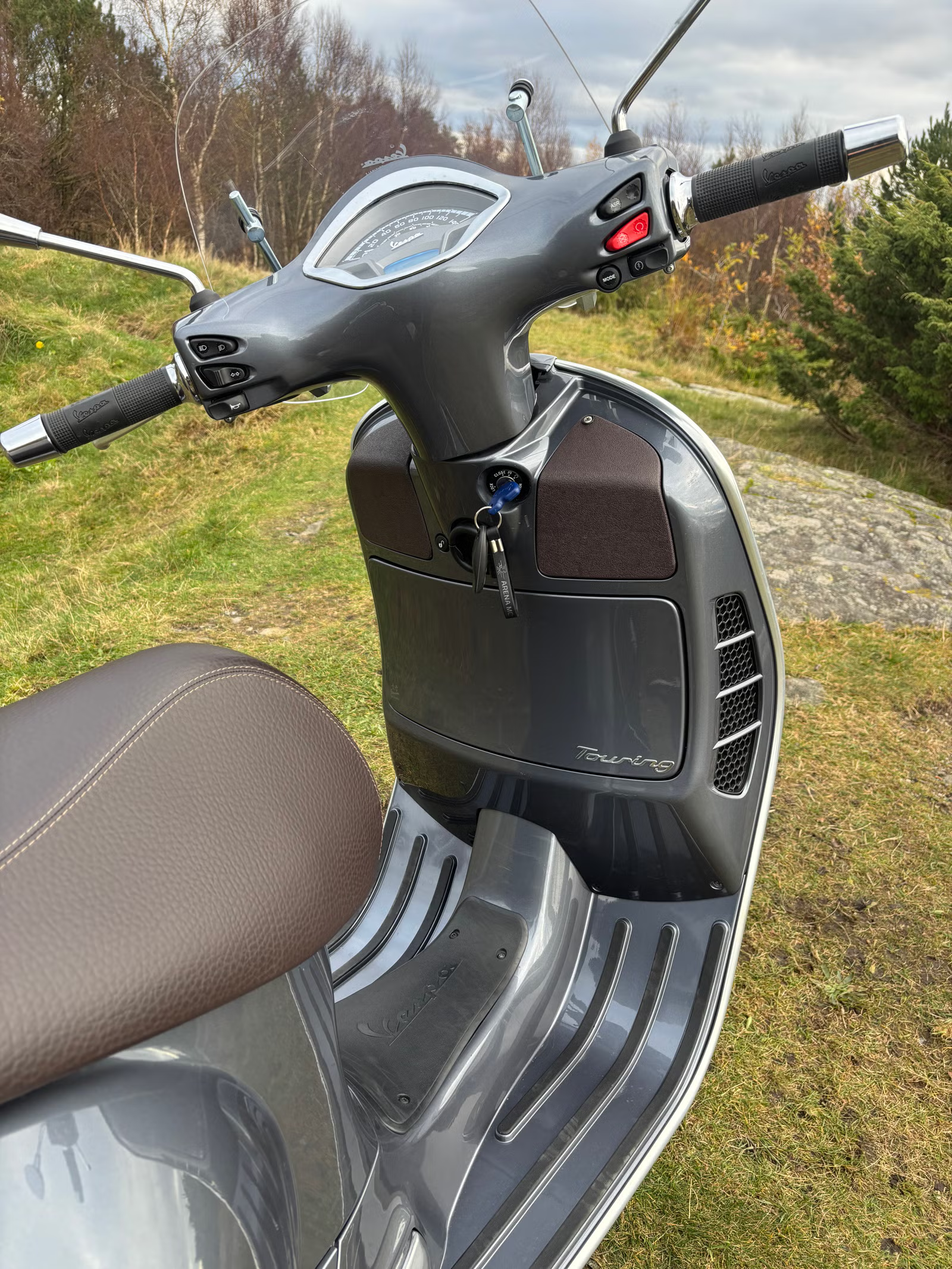 Vespa GTS 300 Touring HPE 2021 9