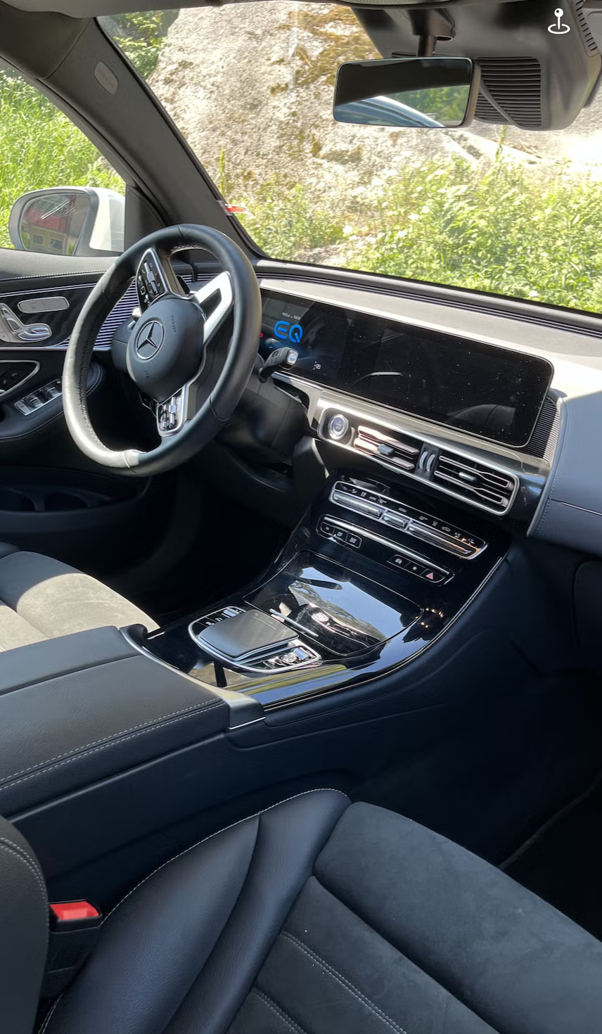 Mercedes-Benz EQC 2021 17