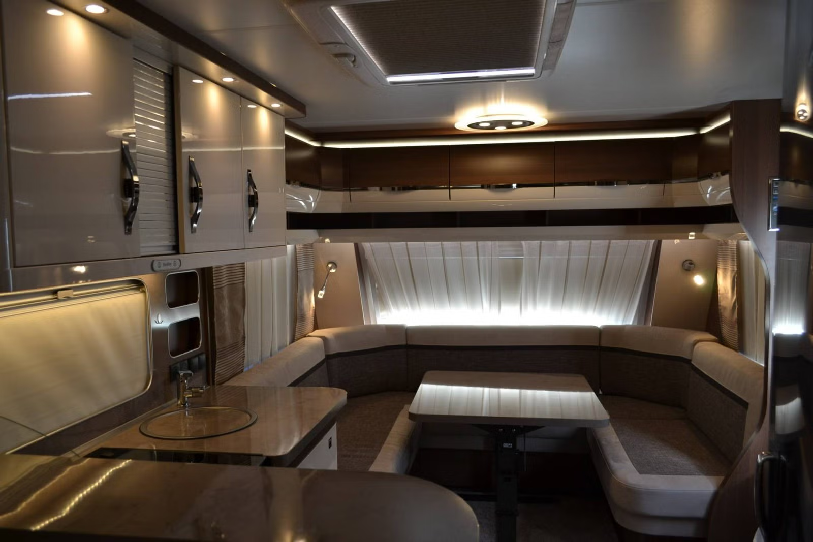 Hobby 720 KWFU Prestige 2020 14