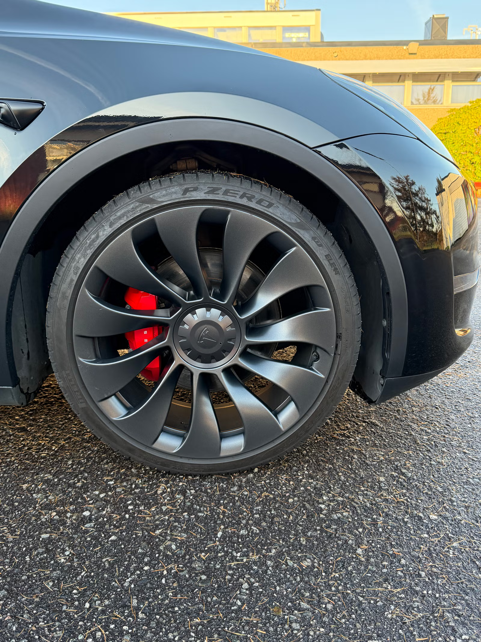 Tesla Model Y Performance 2023 24