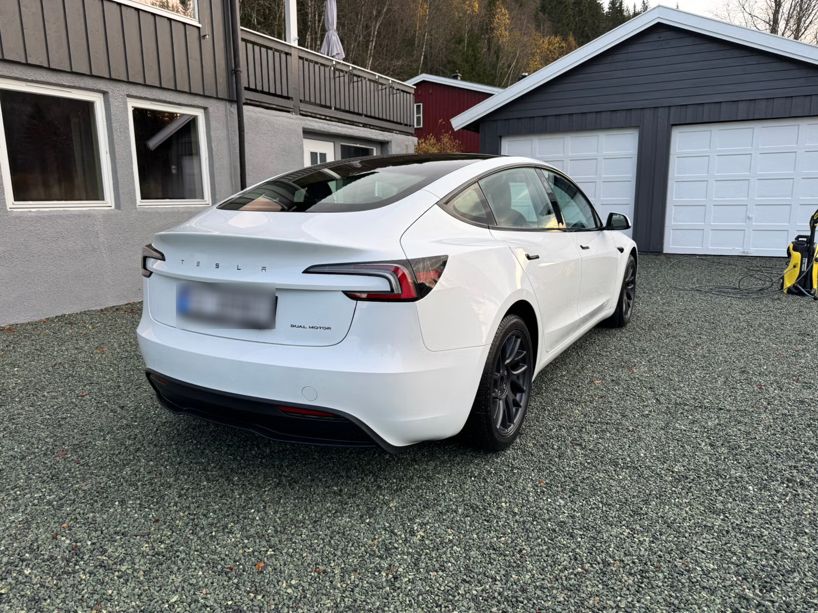Tesla Model 3 2024 4