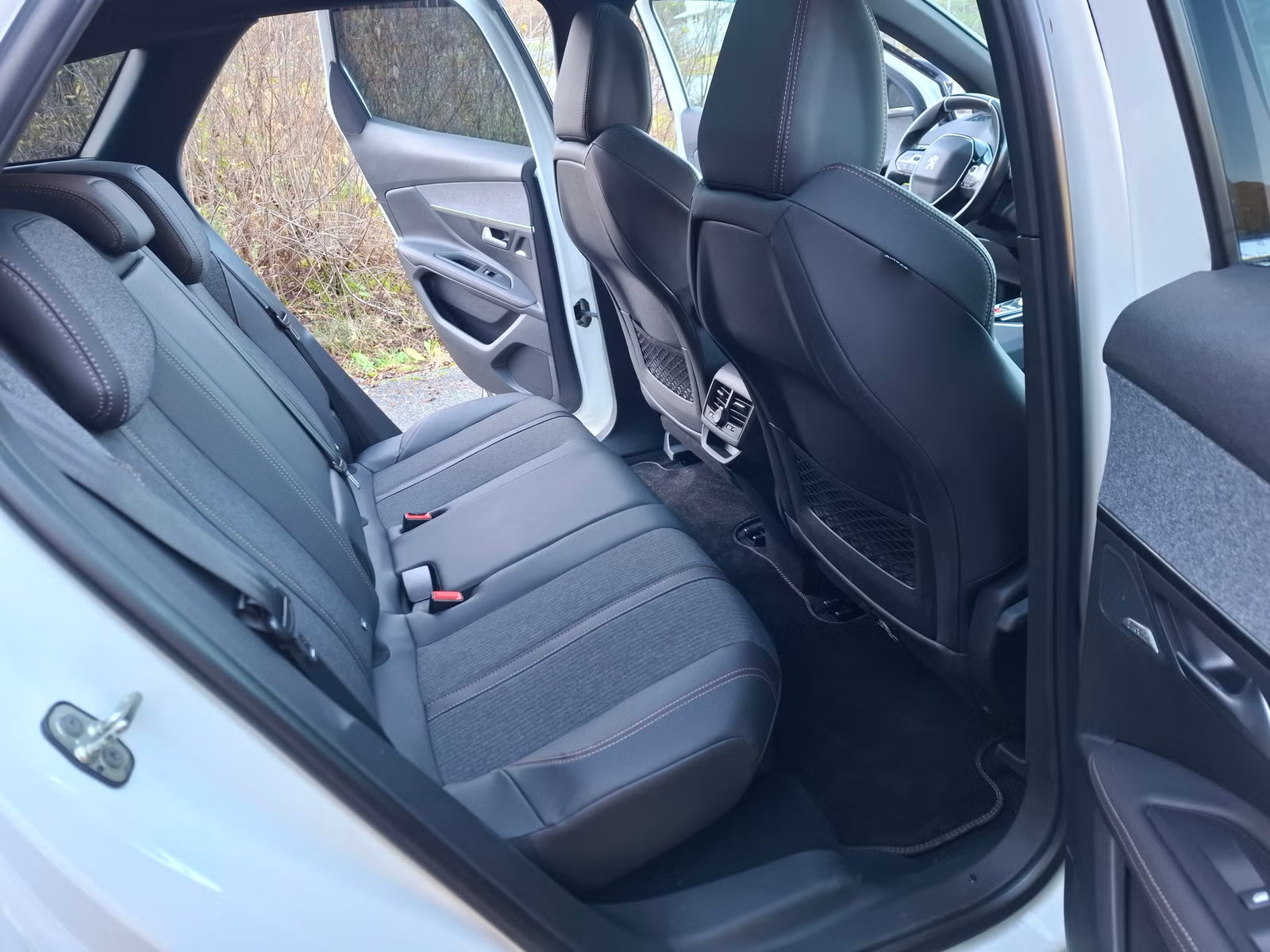 Peugeot 3008 2017 11