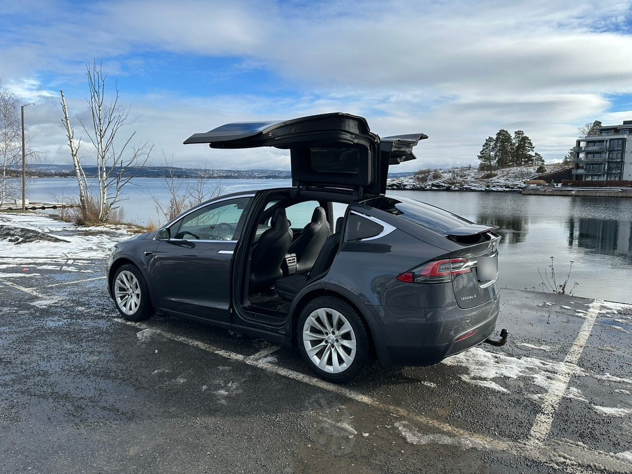 Tesla Model X 2018 11