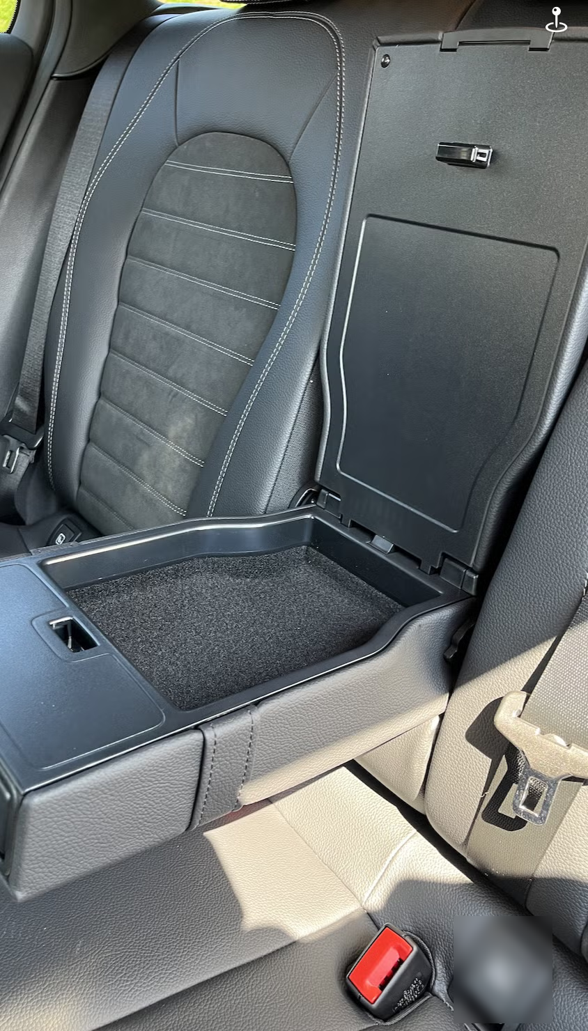 Mercedes-Benz EQC 2021 15