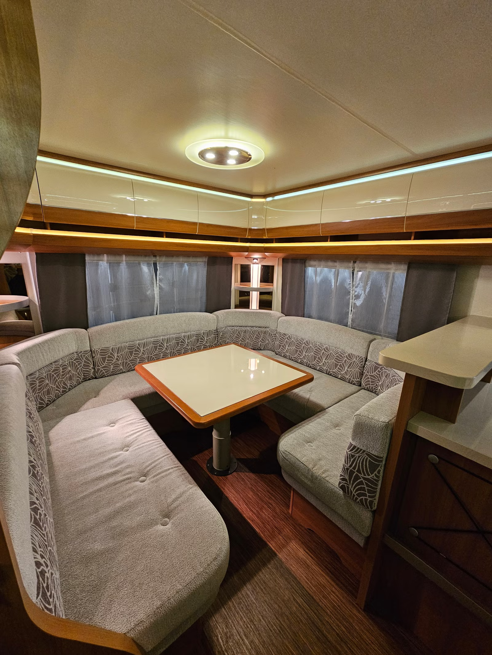 Hobby 560 CFE Excellent 2013 15