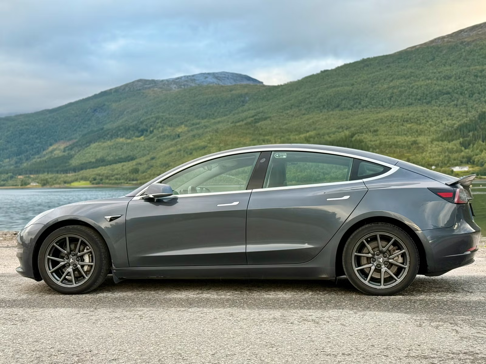 Tesla Model 3 2019 8