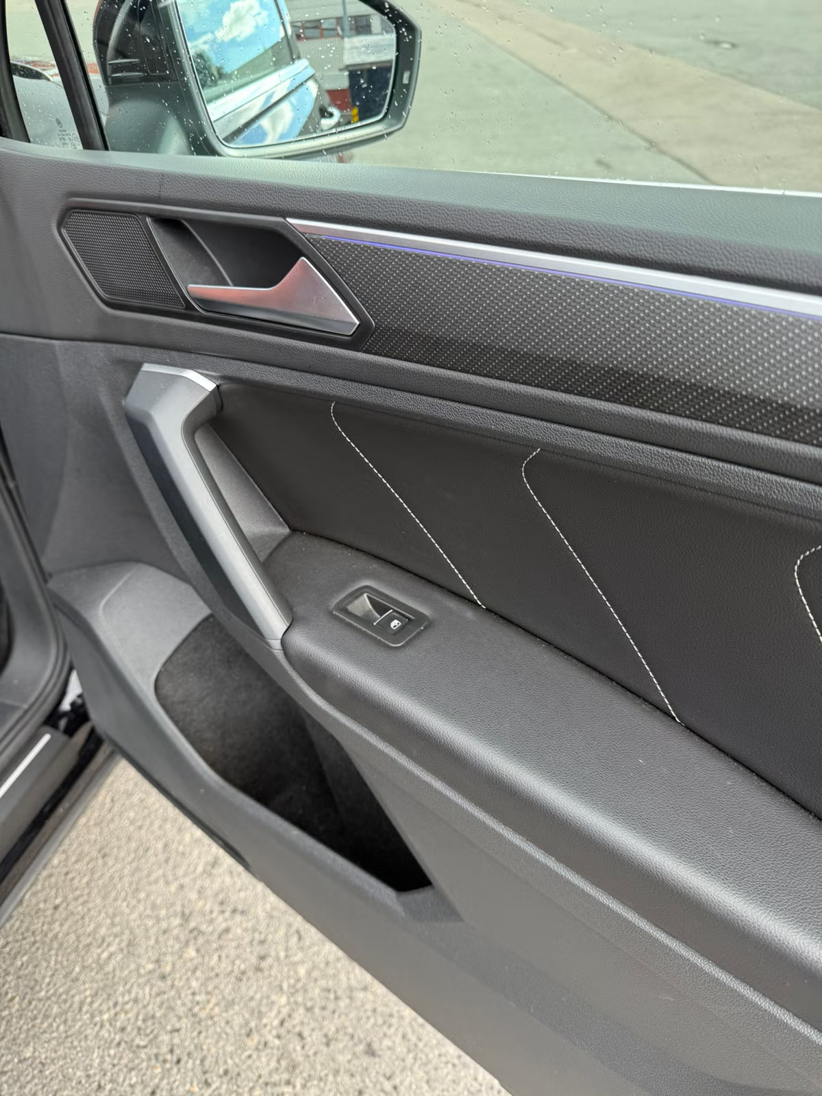 Volkswagen Tiguan eHybrid R-Line 2023 17