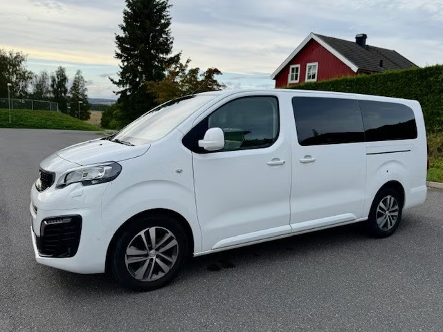 Peugeot Traveller Long 2019 10
