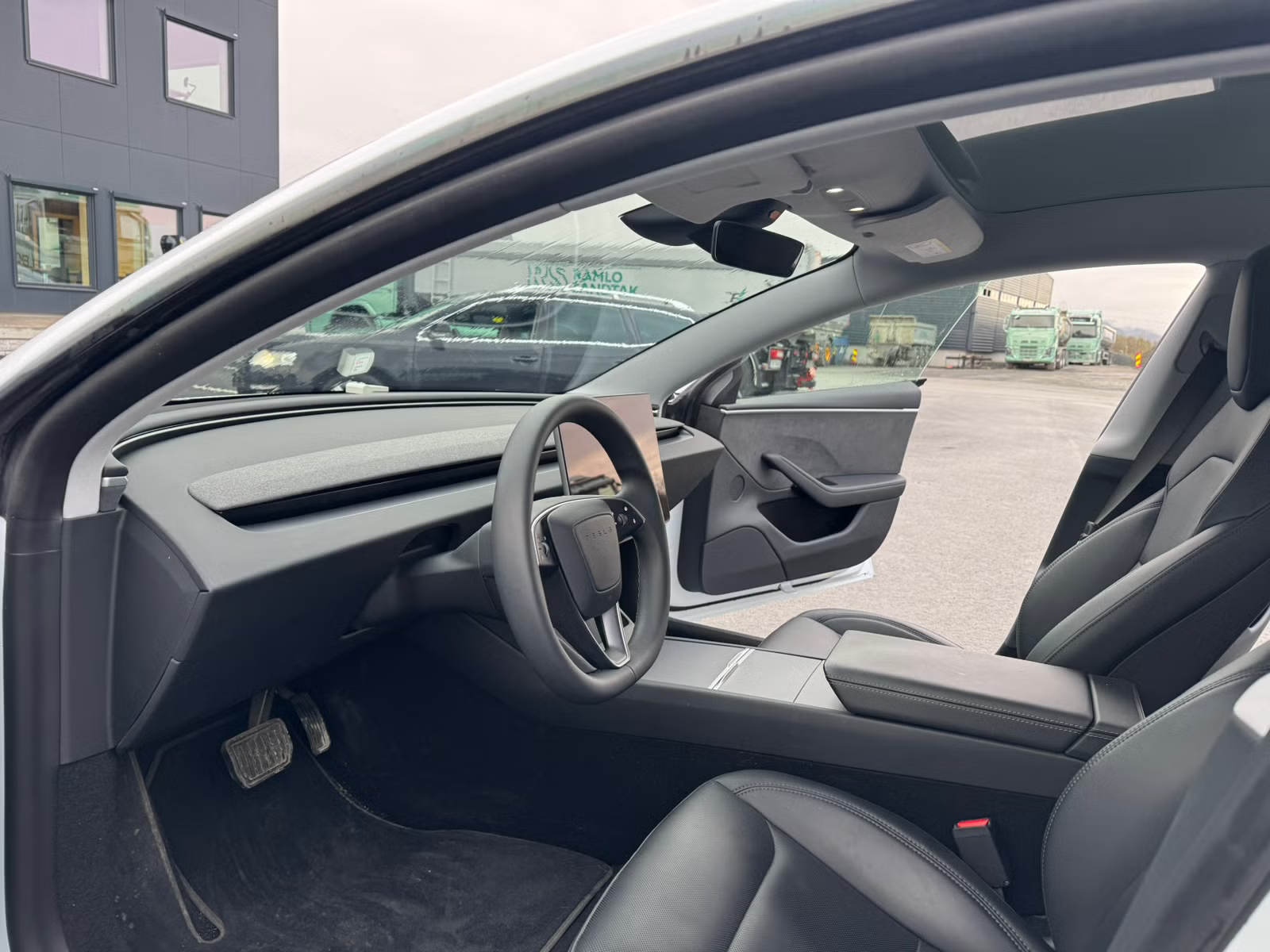 Tesla Model 3 2024 13