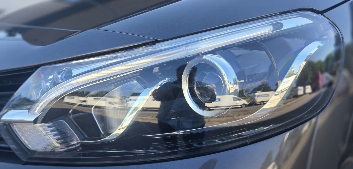 Peugeot Traveller Executive Family 2021 32