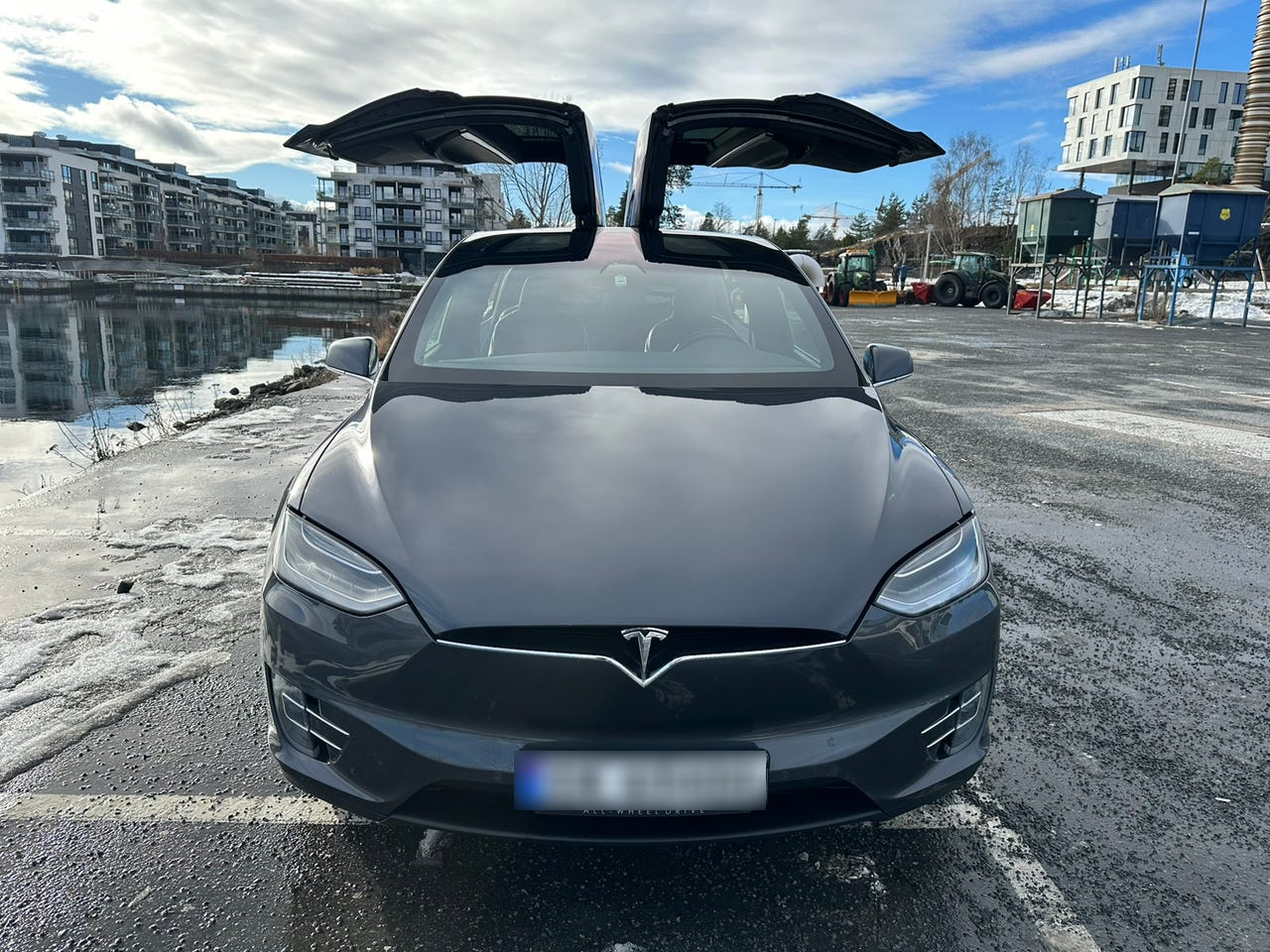 Tesla Model X 2018 14