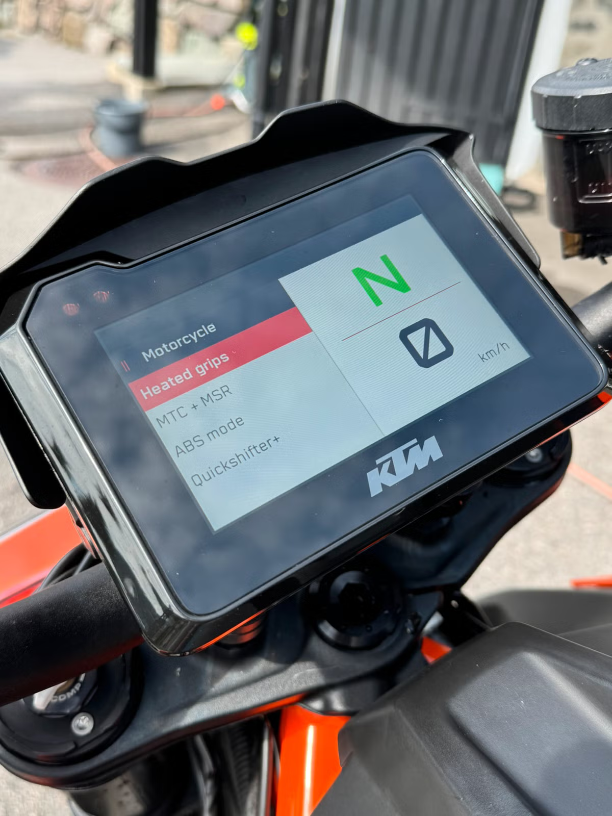 KTM 1290 Super Duke R 2020 31