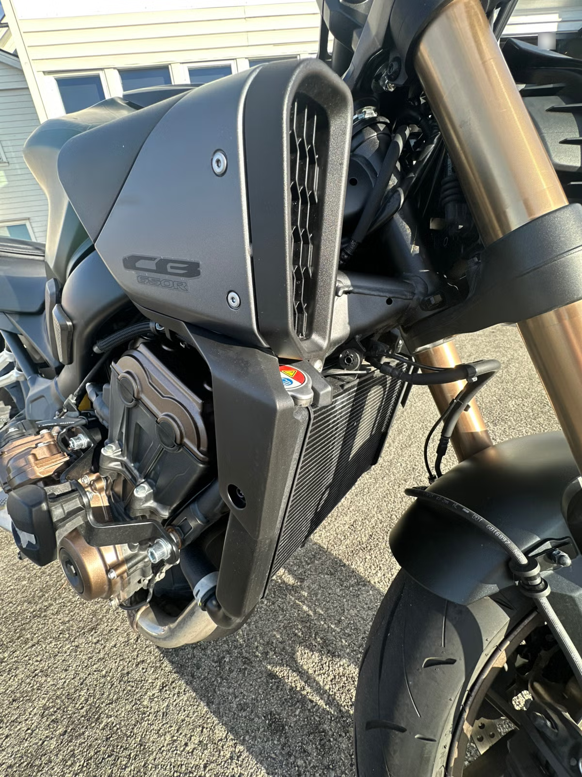 Honda CB 650 R 2025 37