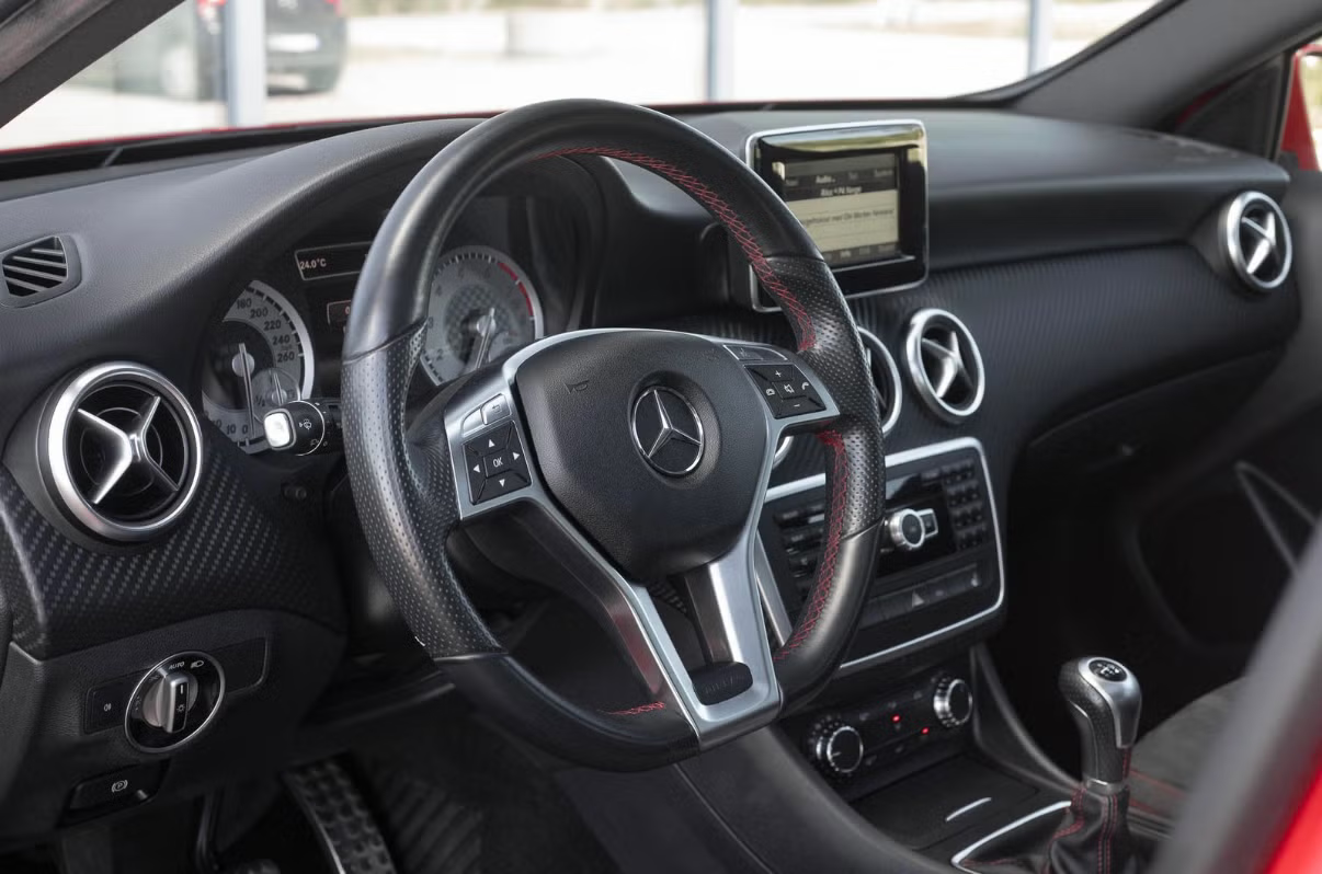 Mercedes-Benz A-Klasse 1.6 2015 13