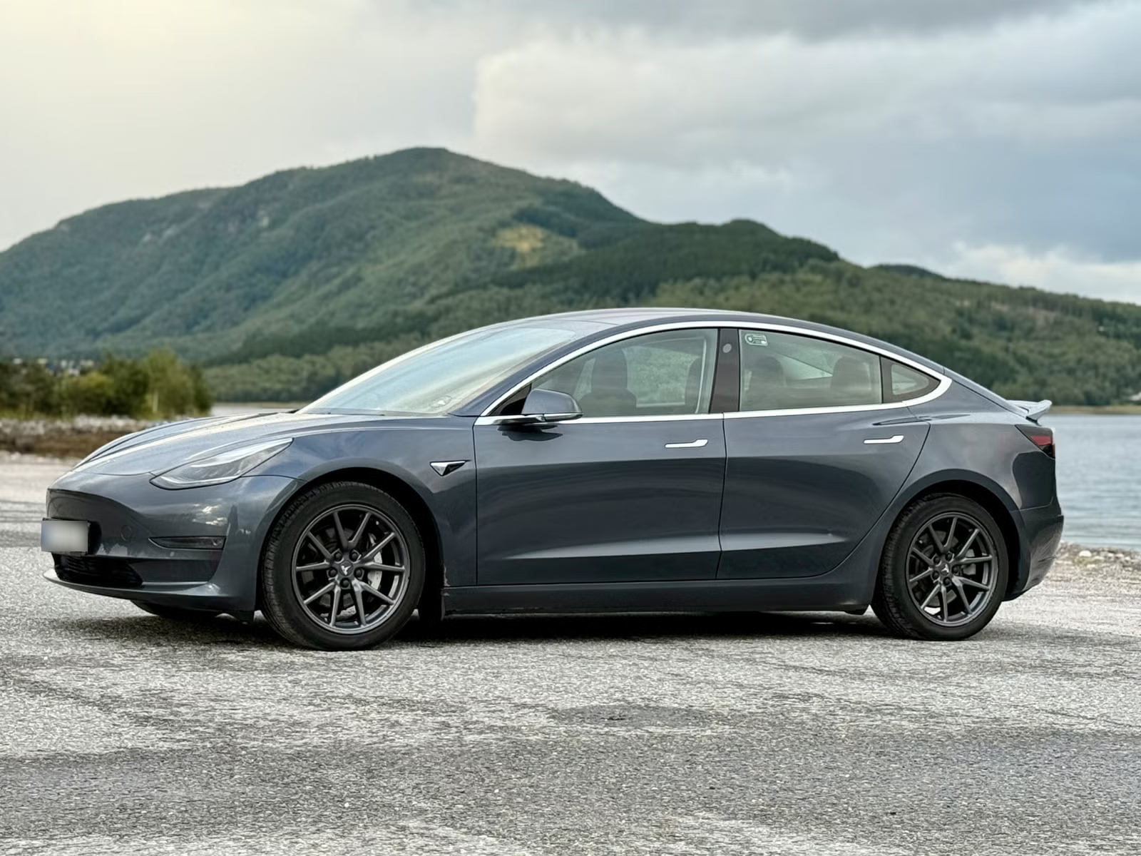 Tesla Model 3 2019 7