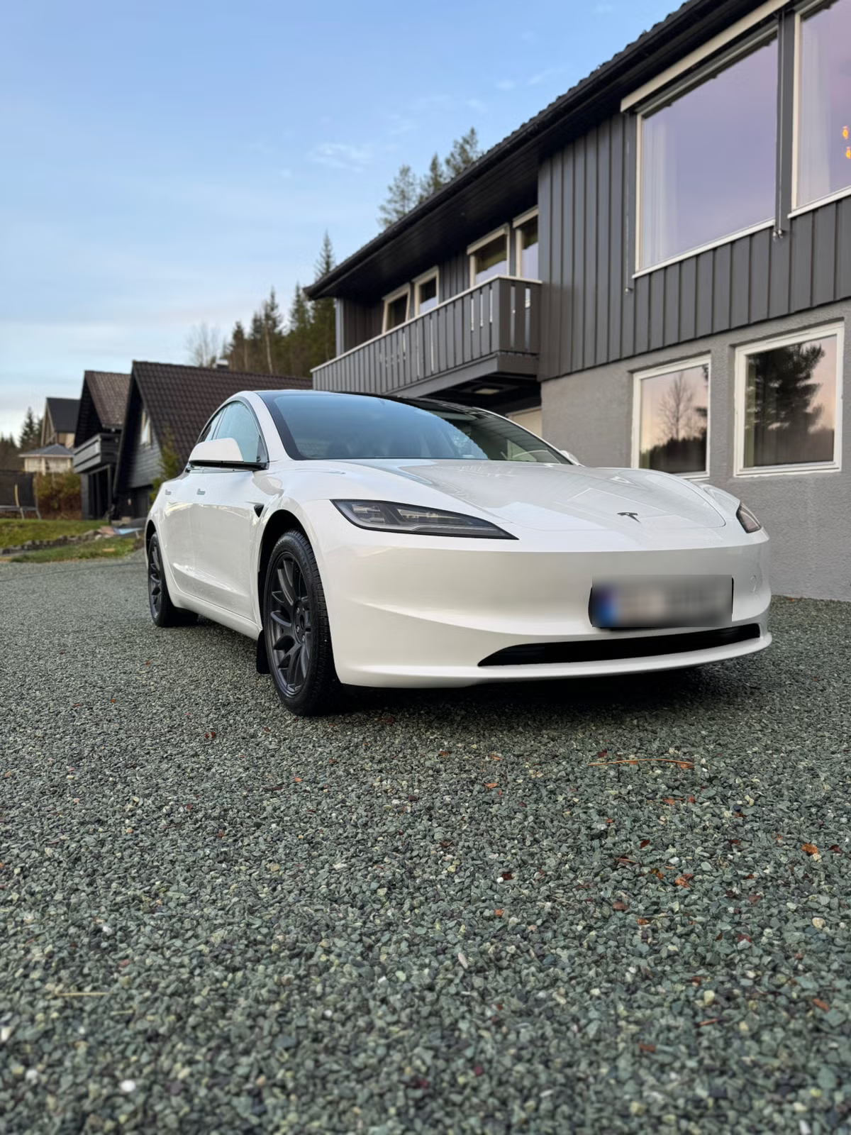 Tesla Model 3 2024 5
