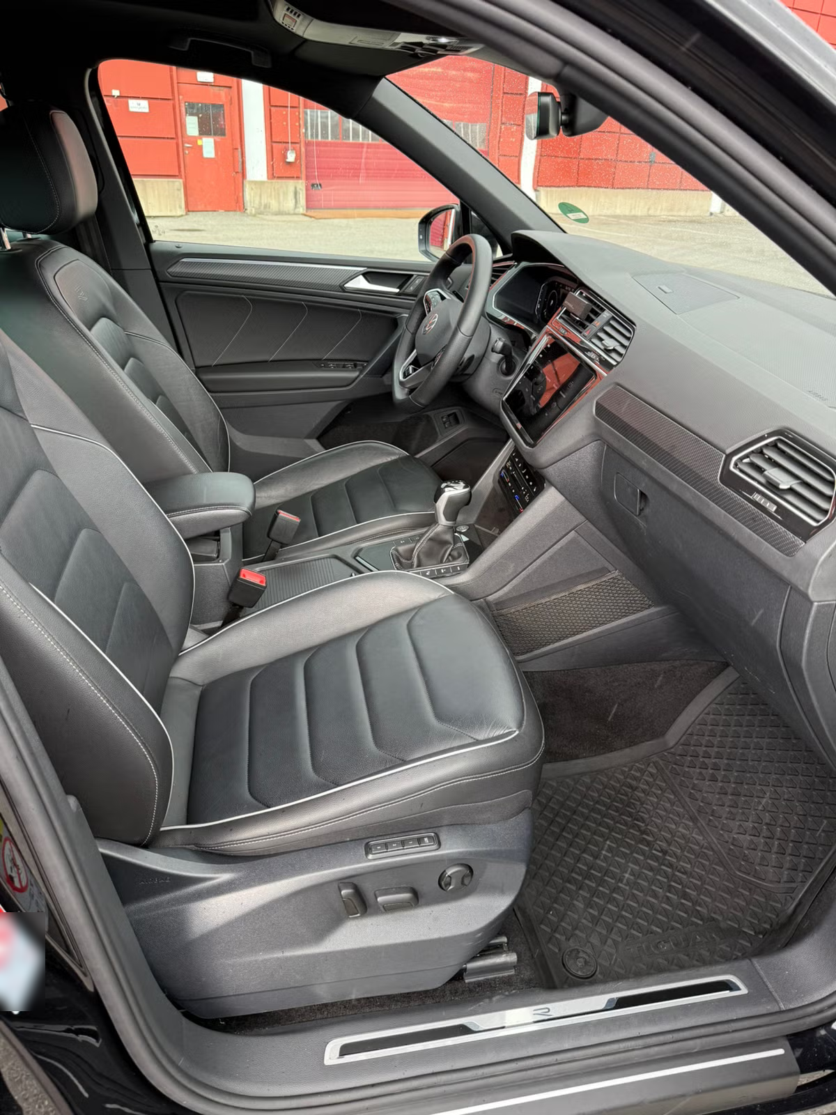 Volkswagen Tiguan eHybrid R-Line 2023 24