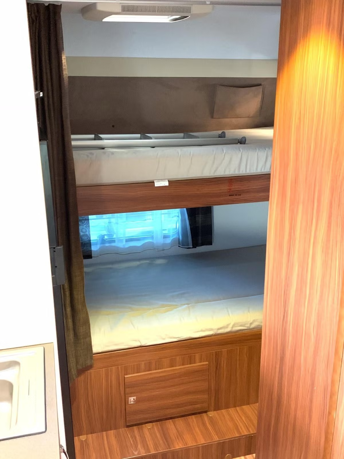 Adria Alcove 2017 15