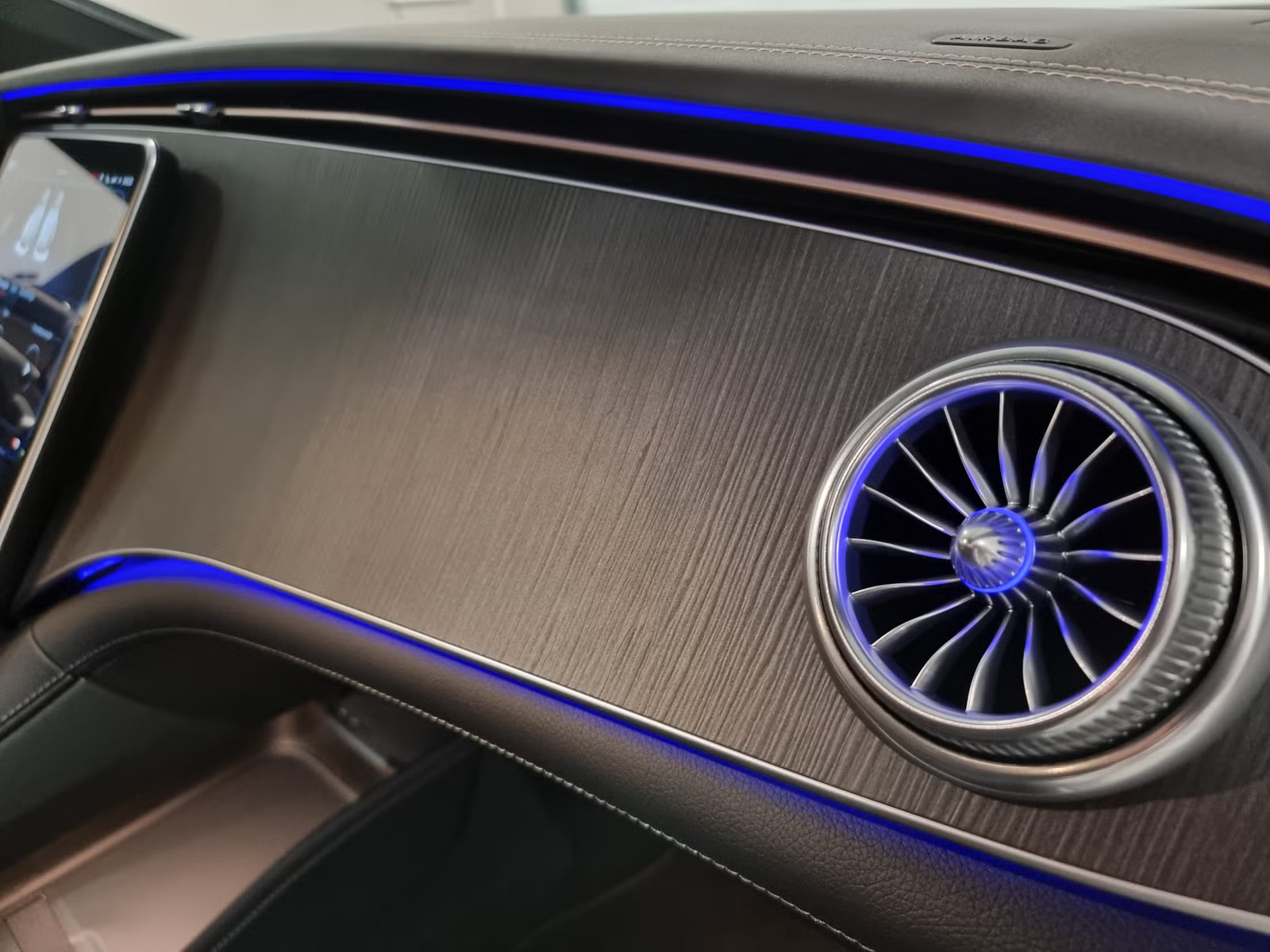 Mercedes-Benz EQS 2023 25