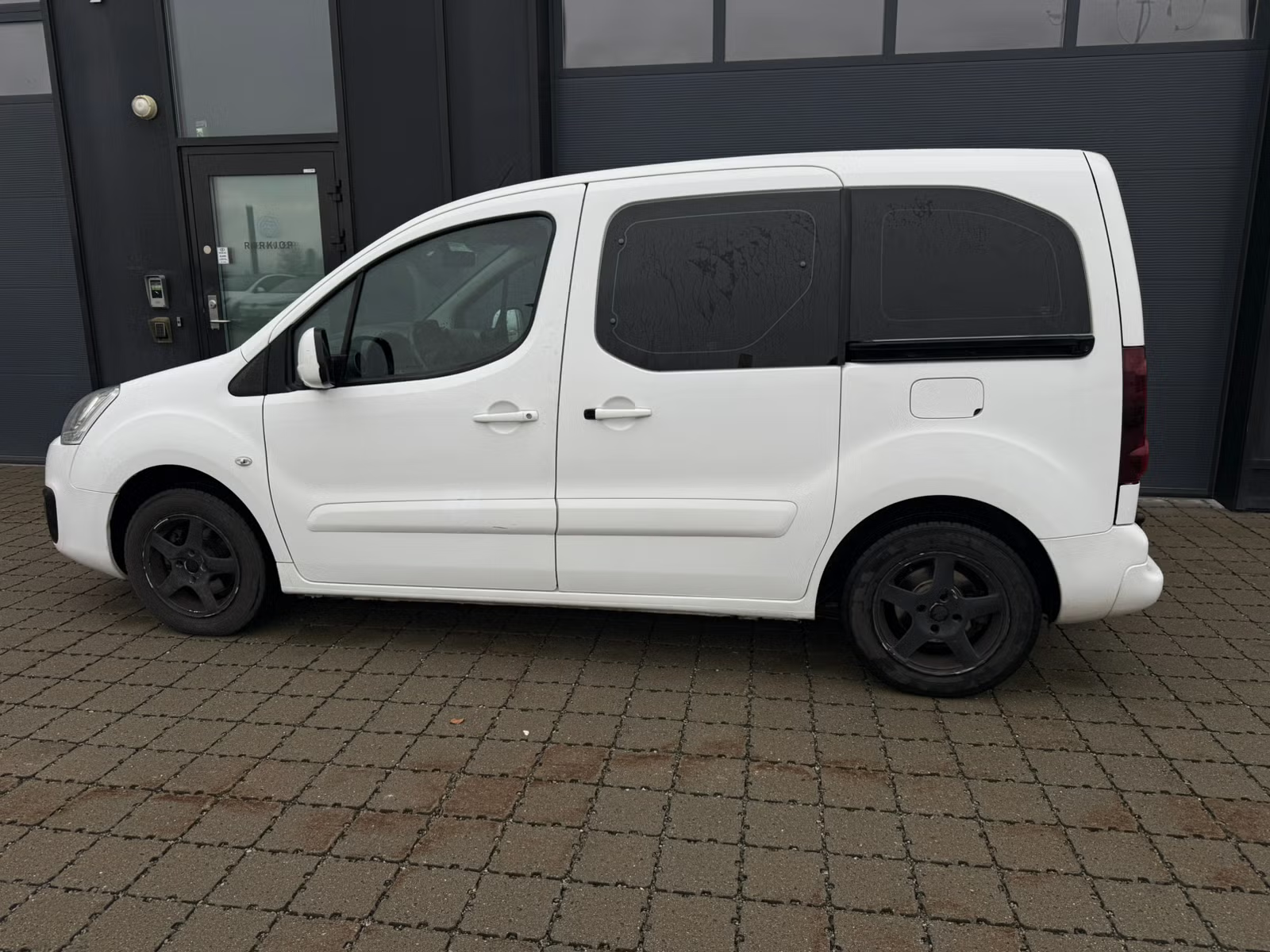 Peugeot Partner 2020 9