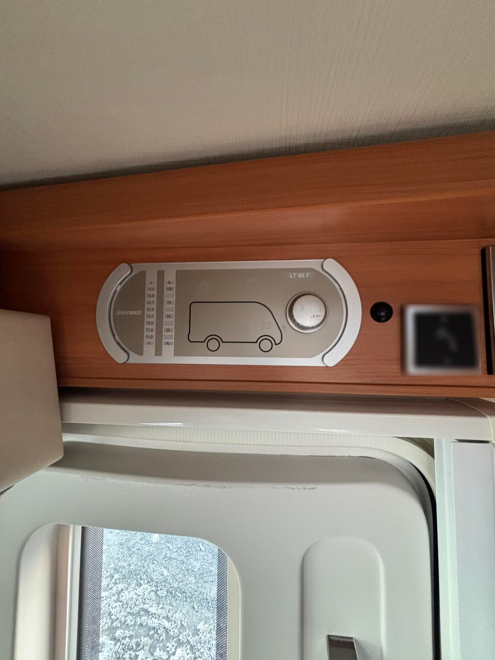 Hymer Exsis 588 2014 6