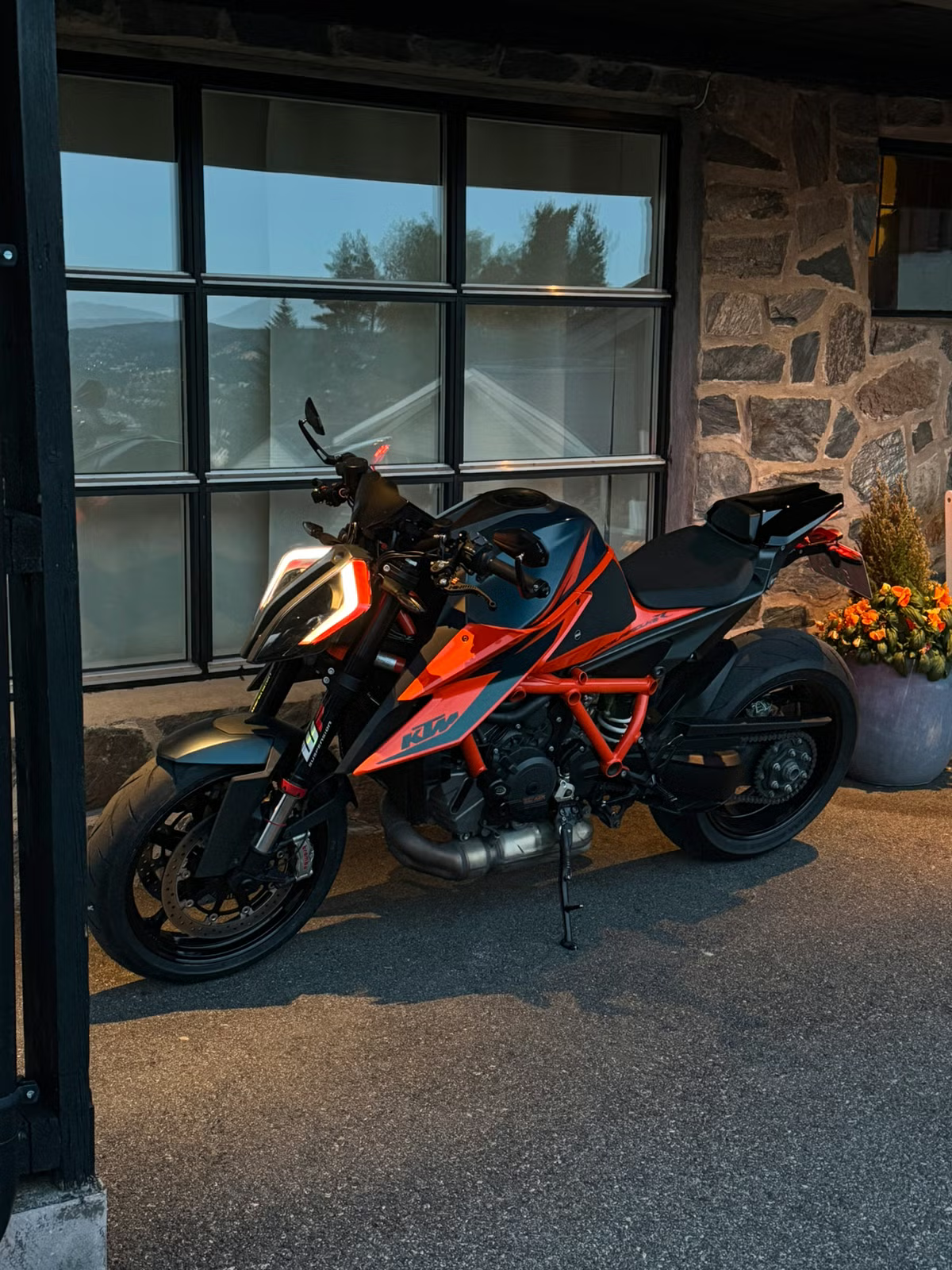 KTM 1290 Super Duke R 2020 2
