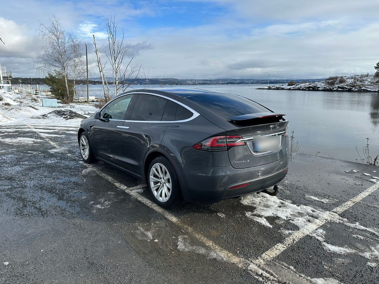 Tesla Model X 2018 1