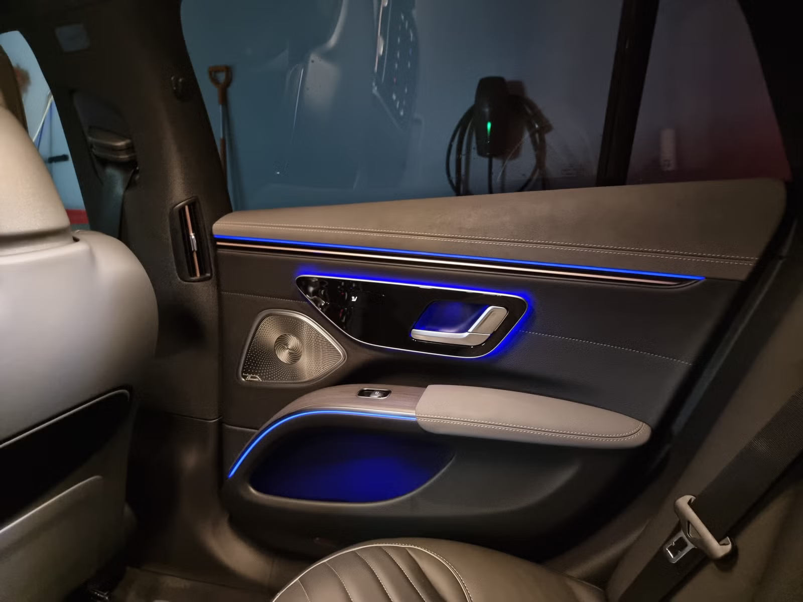 Mercedes-Benz EQS 2023 24