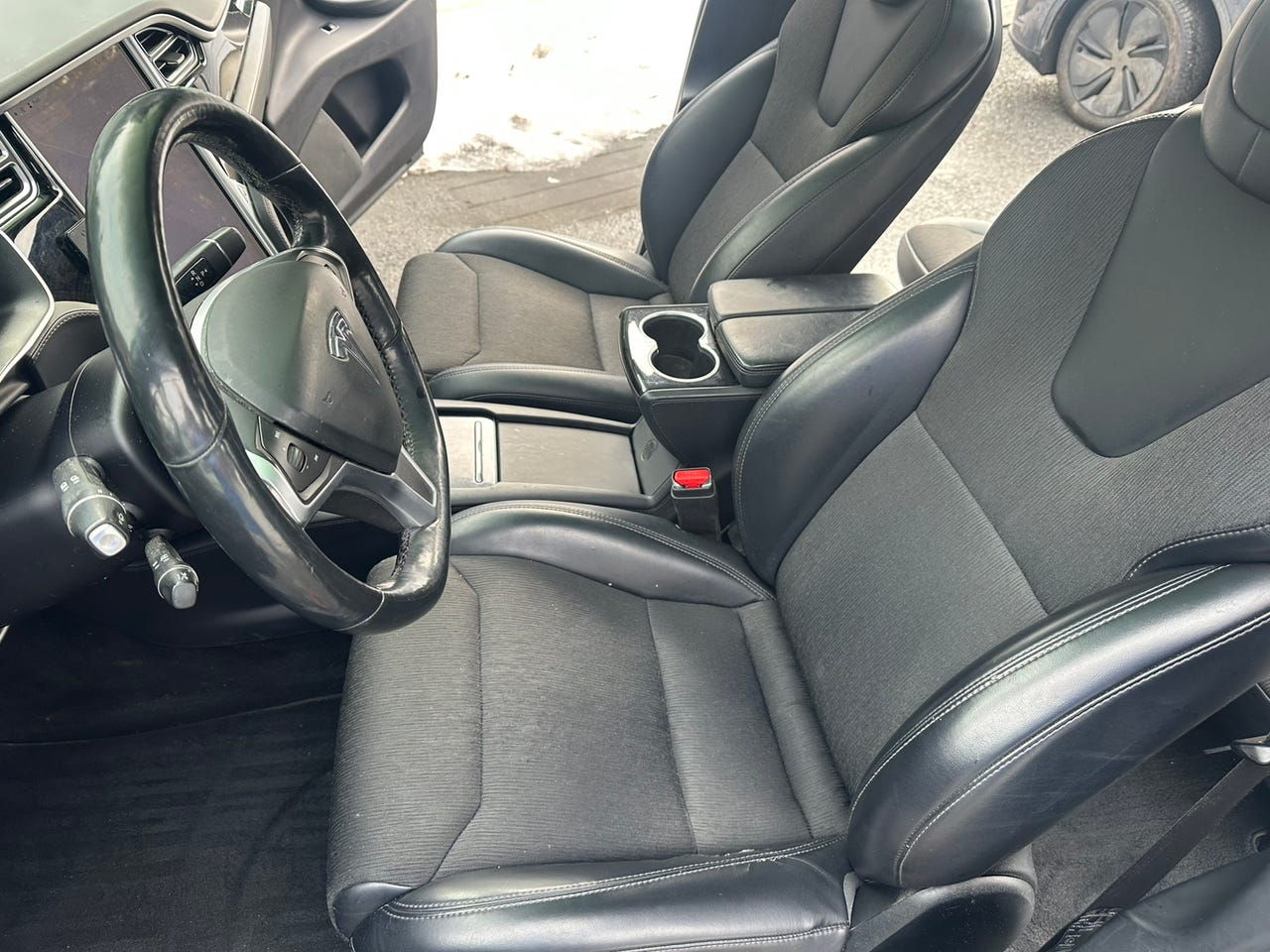 Tesla Model X 2018 24