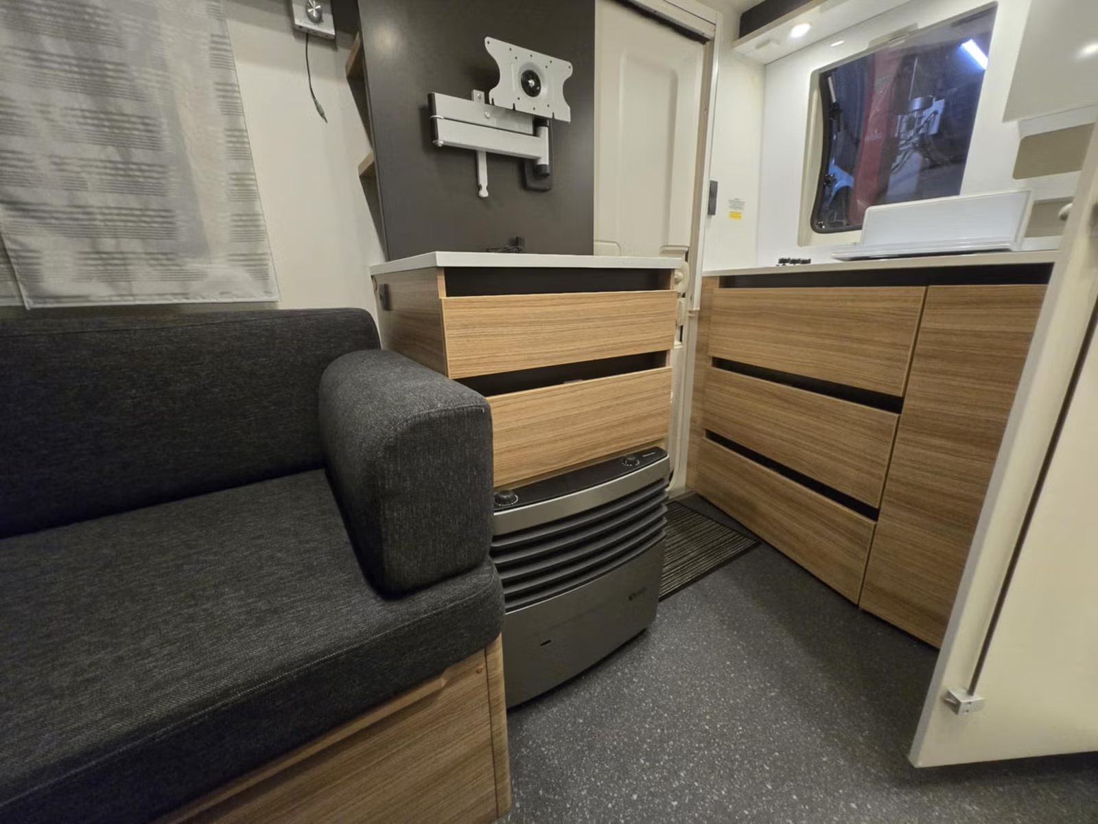 Adria Action 361 2017 25