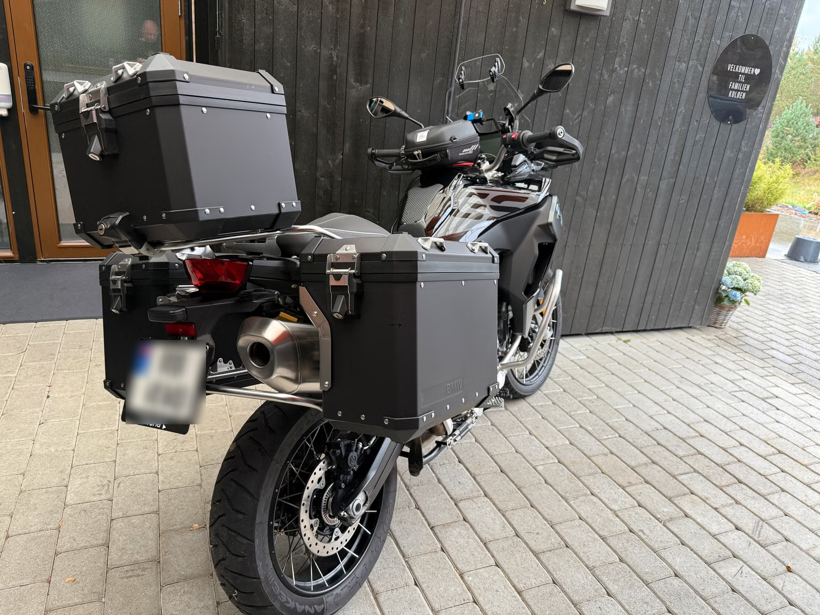 BMW F 850 GS Adventure Triple Black 2023 8