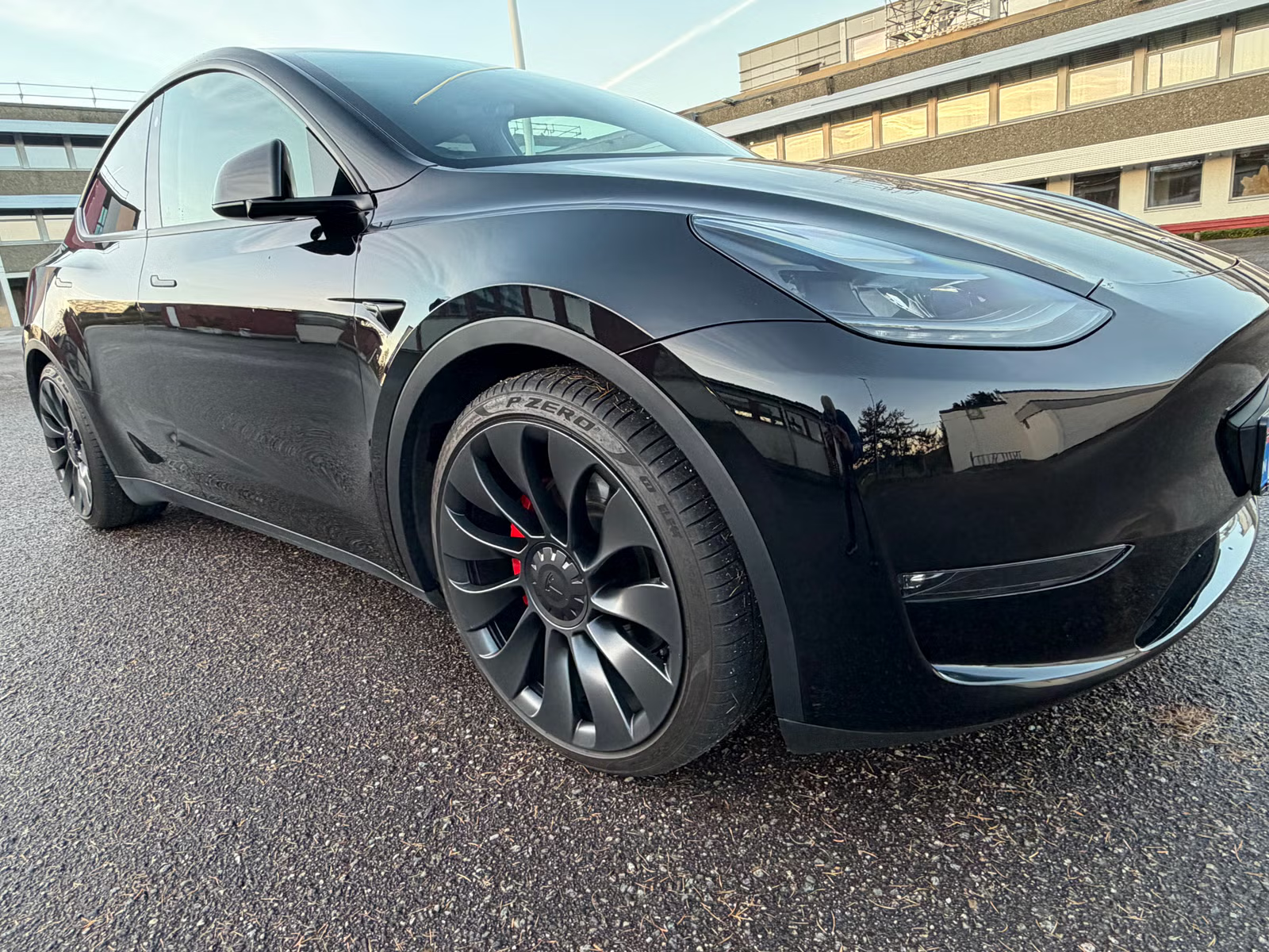 Tesla Model Y Performance 2023 5